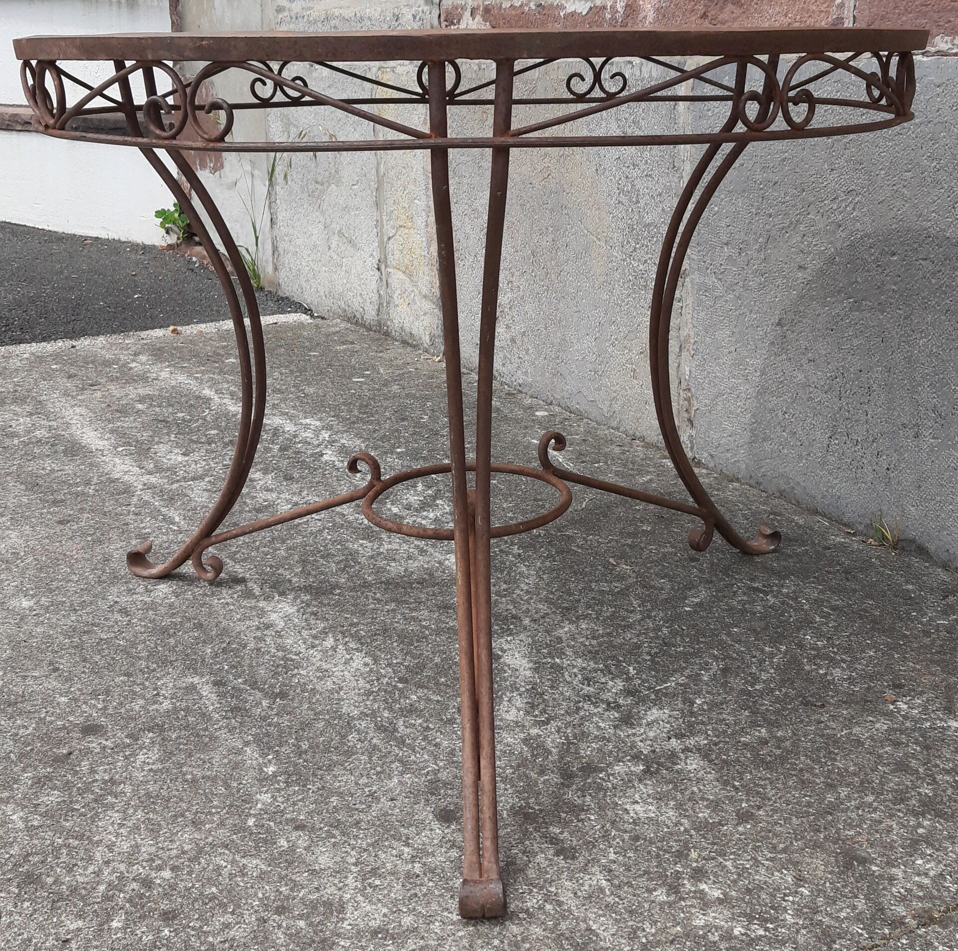 Table de jardin en fer forgé