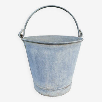 Zinc bucket