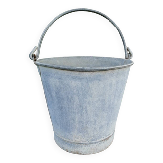 Zinc bucket