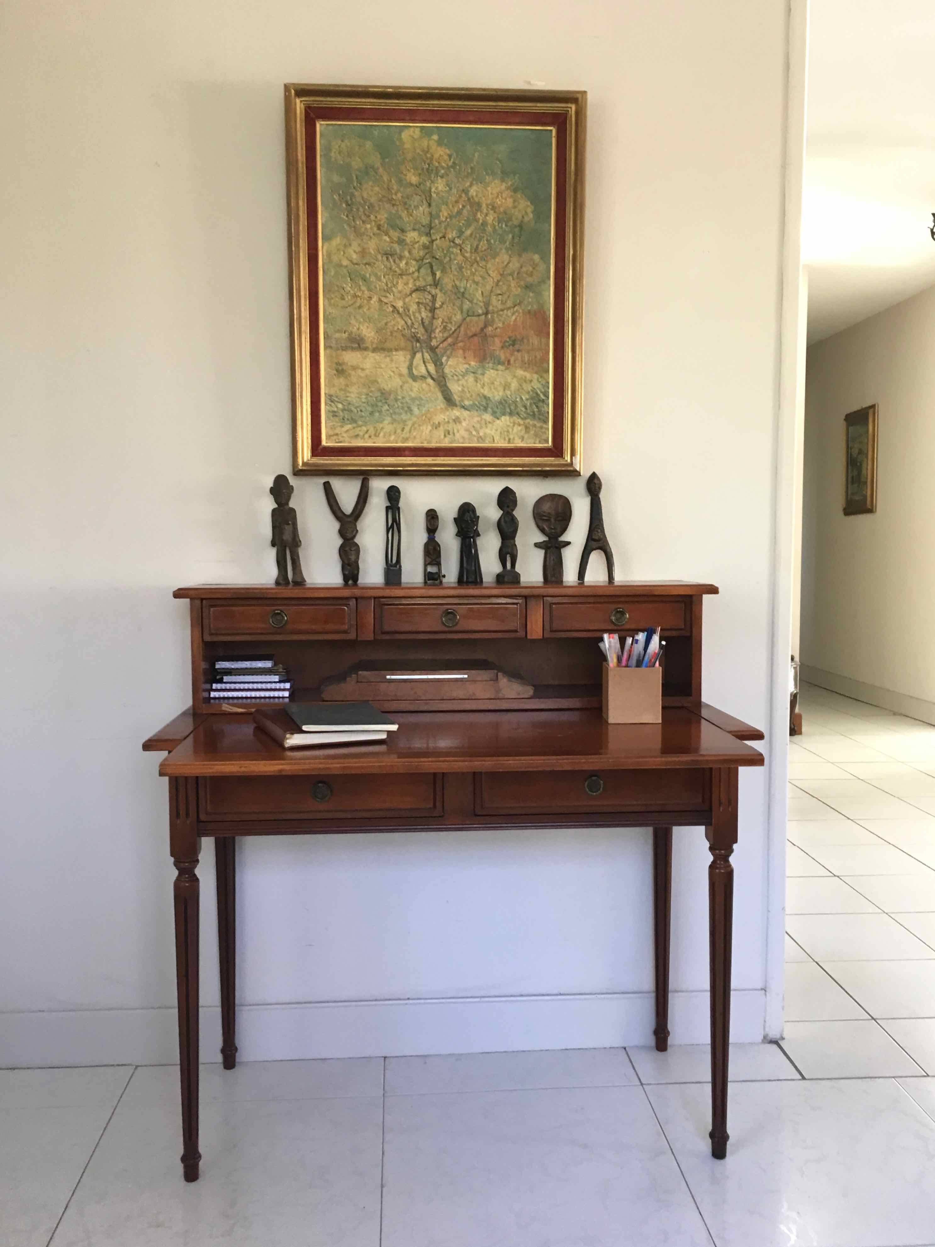 Petit bureau à gradin en merisier 1970