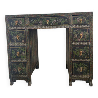 Asian style console desktop