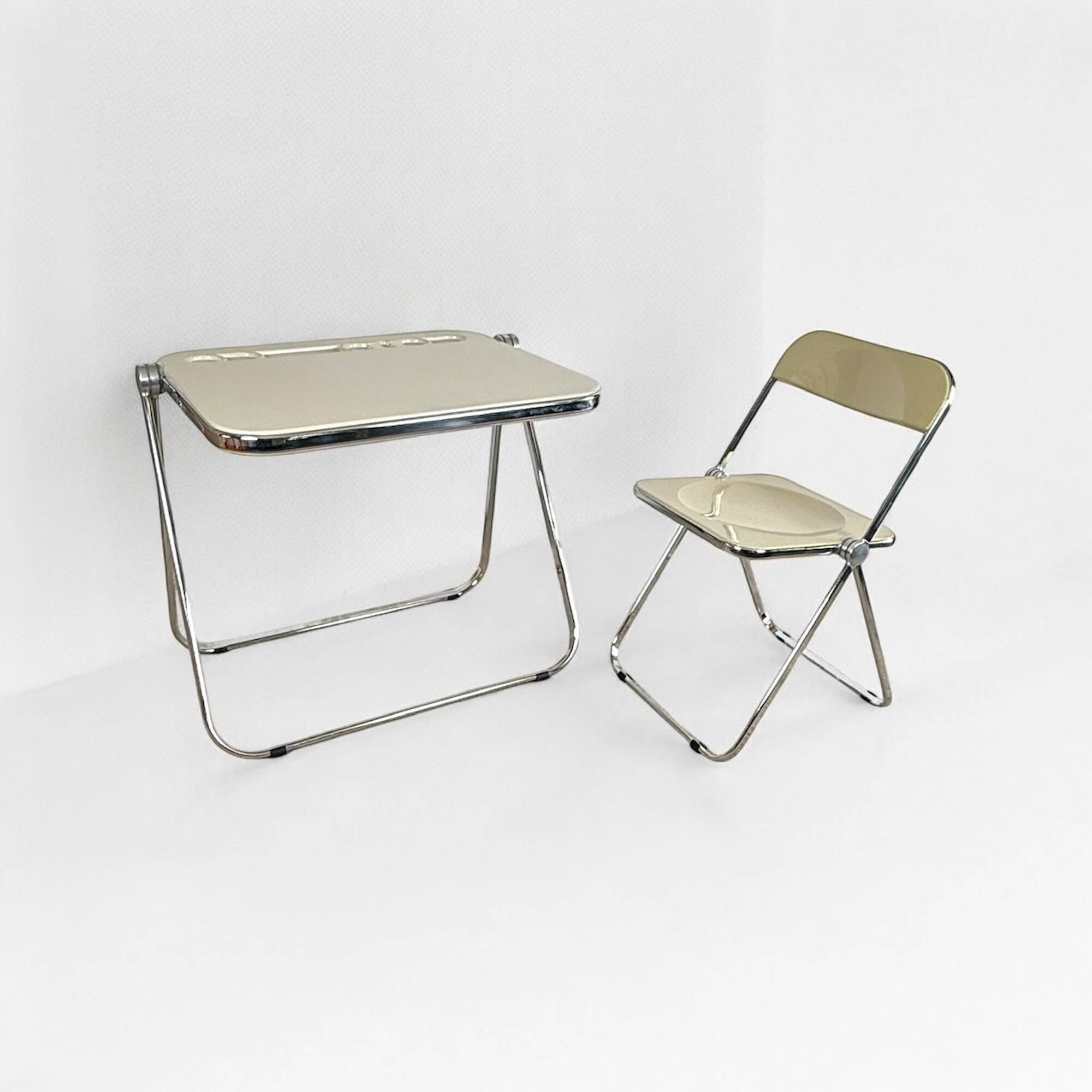 'Platone' Desk & 'Plia' Chair by Giancarlo Piretti for Anonima Castelli