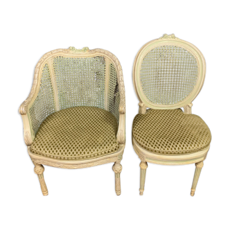 Bergère corbeille Louis XVI avec sa chaise en bois laqué vers 1850