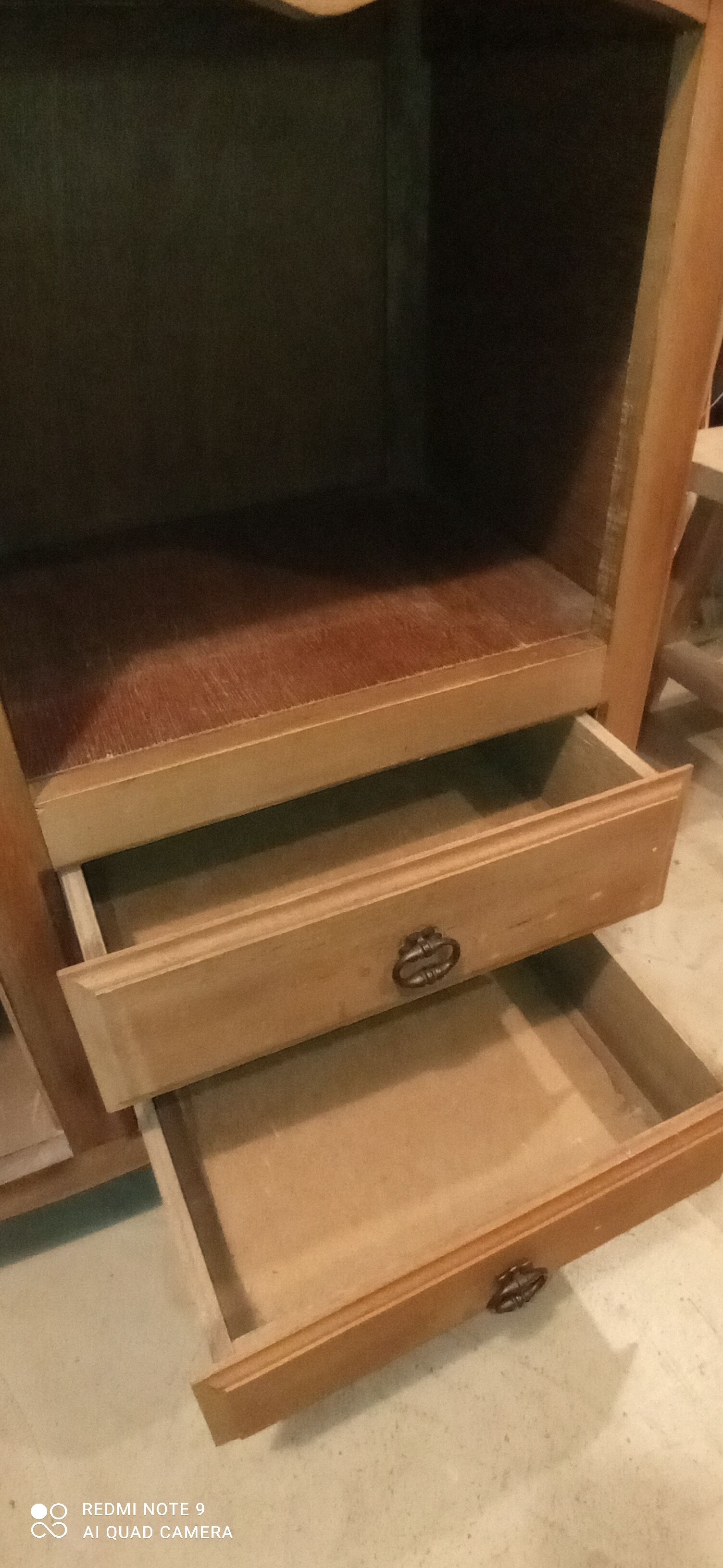 Chest of drawers or entrance furniture