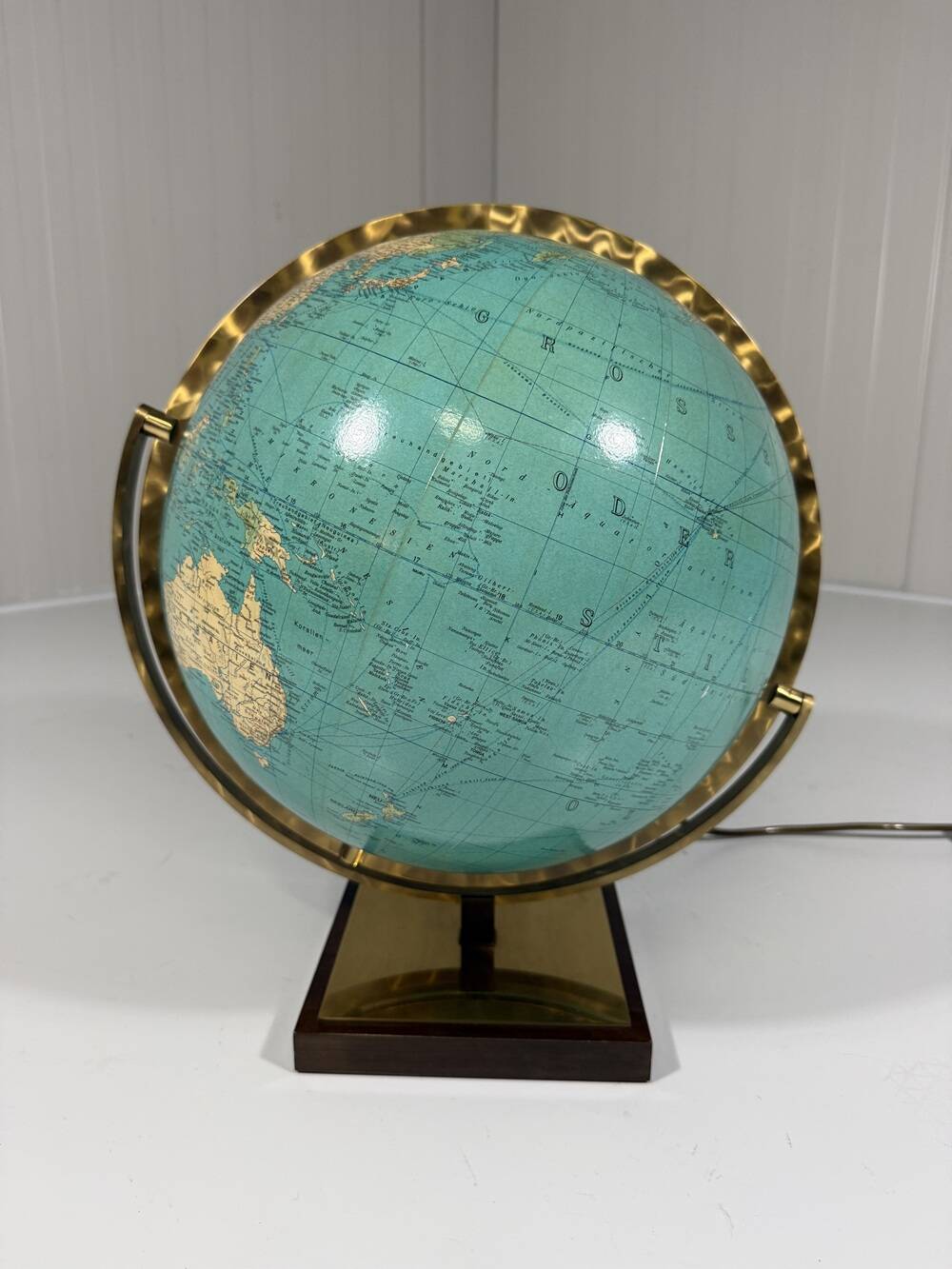 Lampe de table globe Paul Vestergaard Columbus Verlag Allemagne