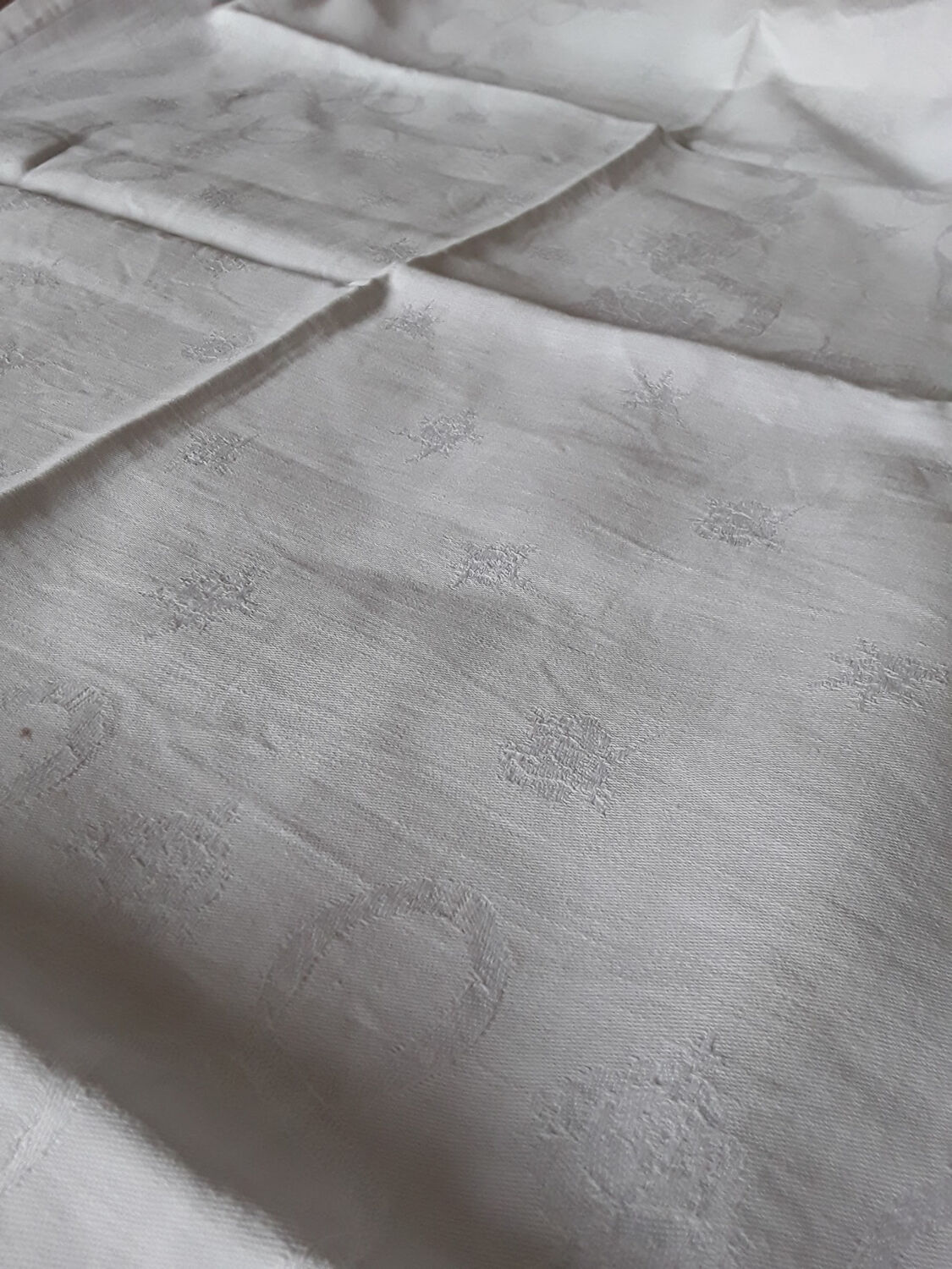 2 white cotton damask tablecloths