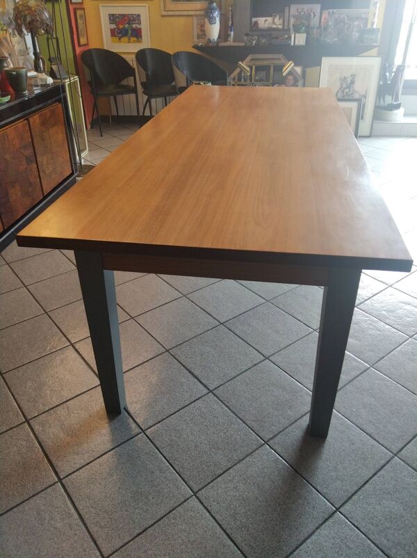 Table en noyer massif vers 1980 à double patine