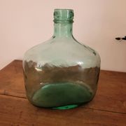 Dame-jeanne en verre vert oblongue