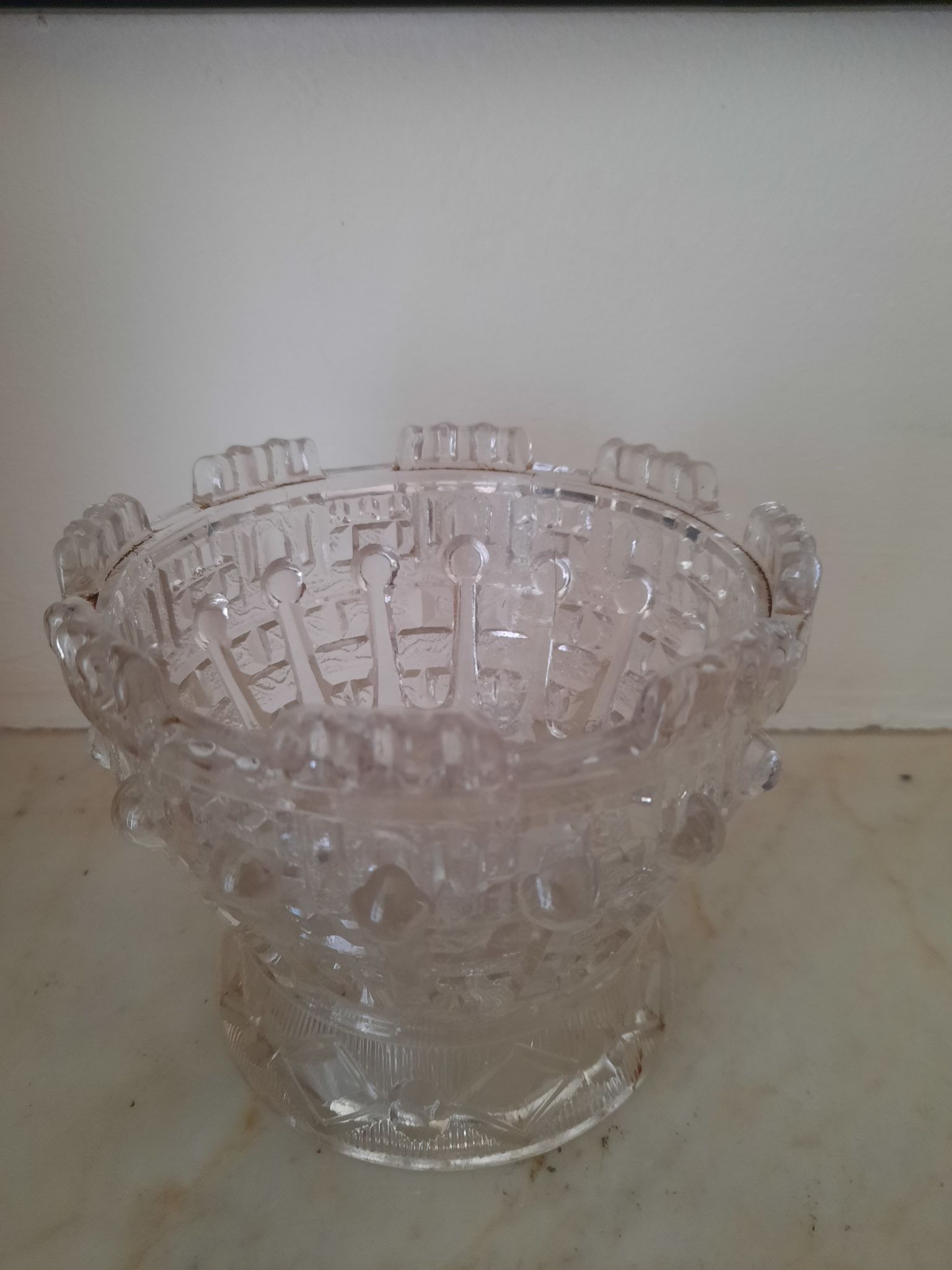 Cut glass cut