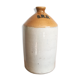 Pot en grès vernissé