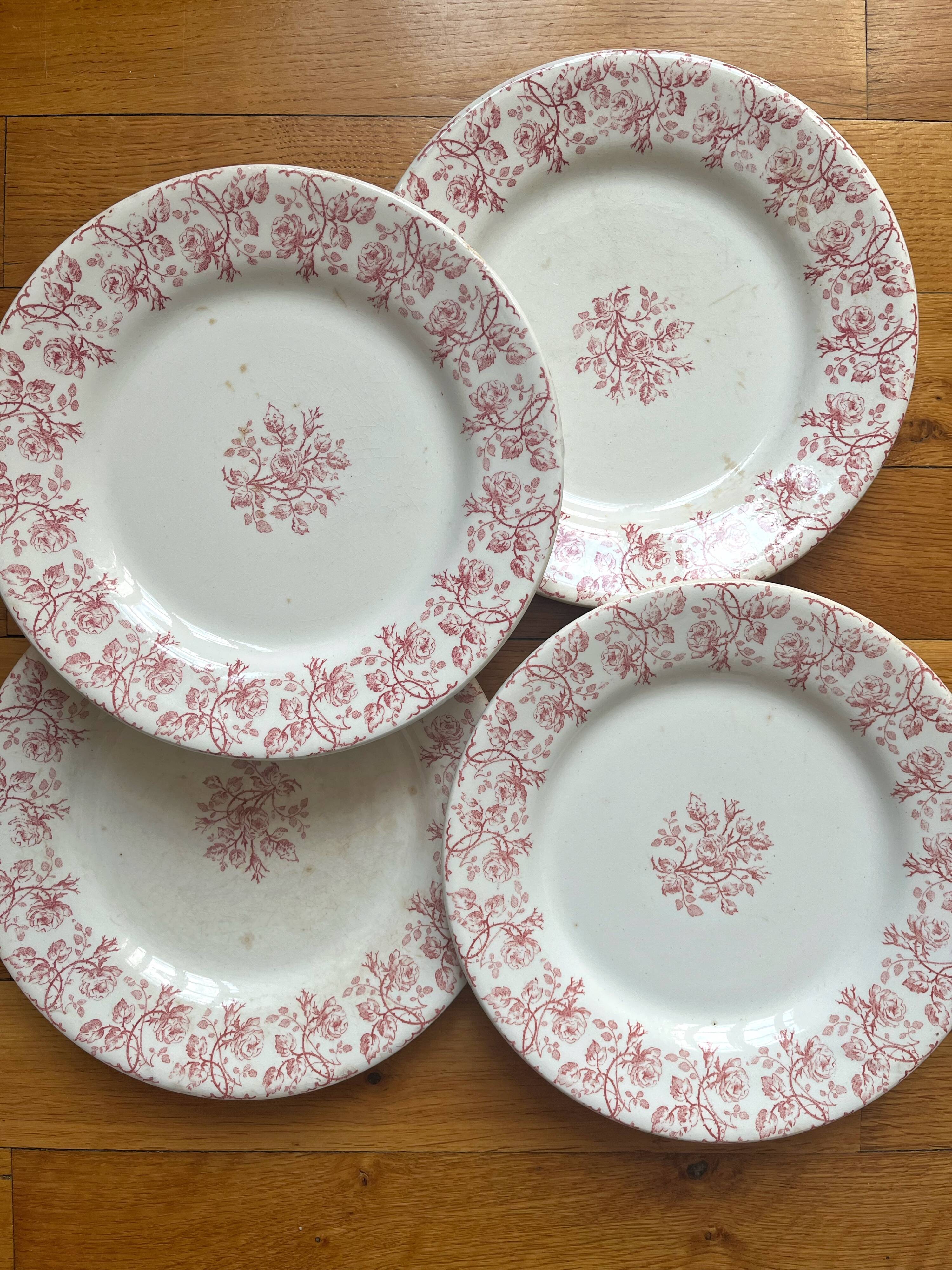 4 flat plates in iron earth Garland of roses, Opaque de Gien