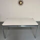 Bureau ou table design USM Haller plateau blanc structure métal