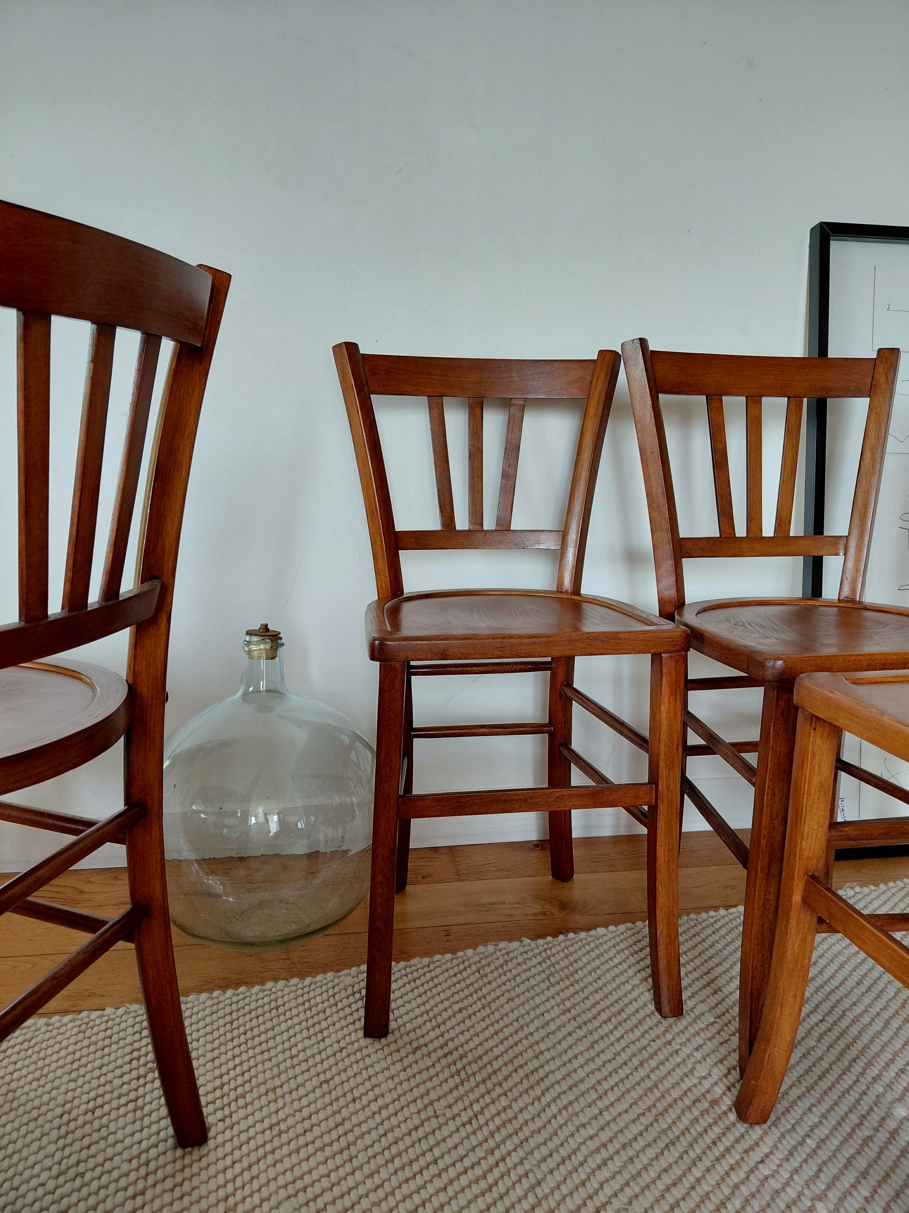 Set of 4 vintage bistro chairs in wood - brasserie style