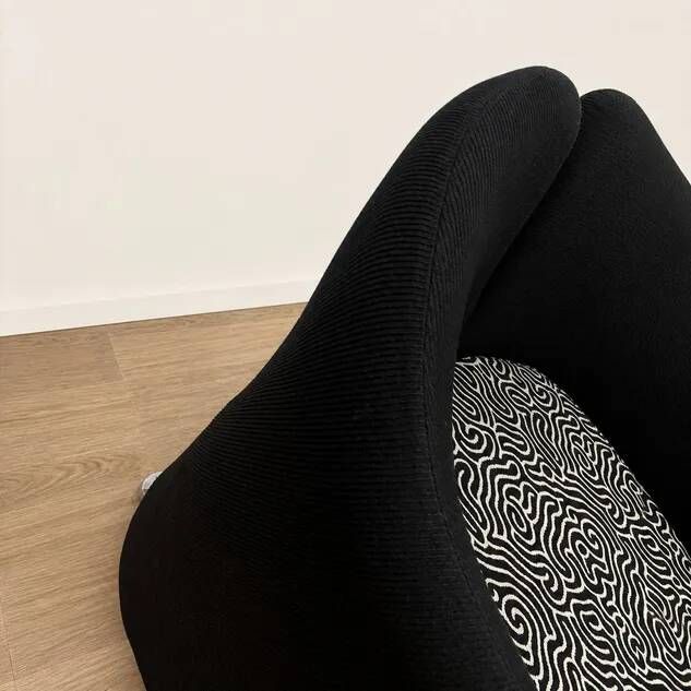 Pair of chairs by Eugenio Gerli for Tecno with patterns, 70s