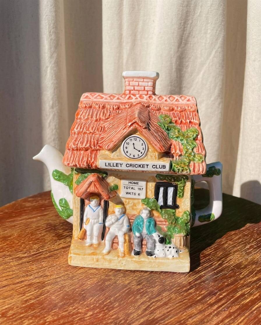Teapot earthenware cricket club