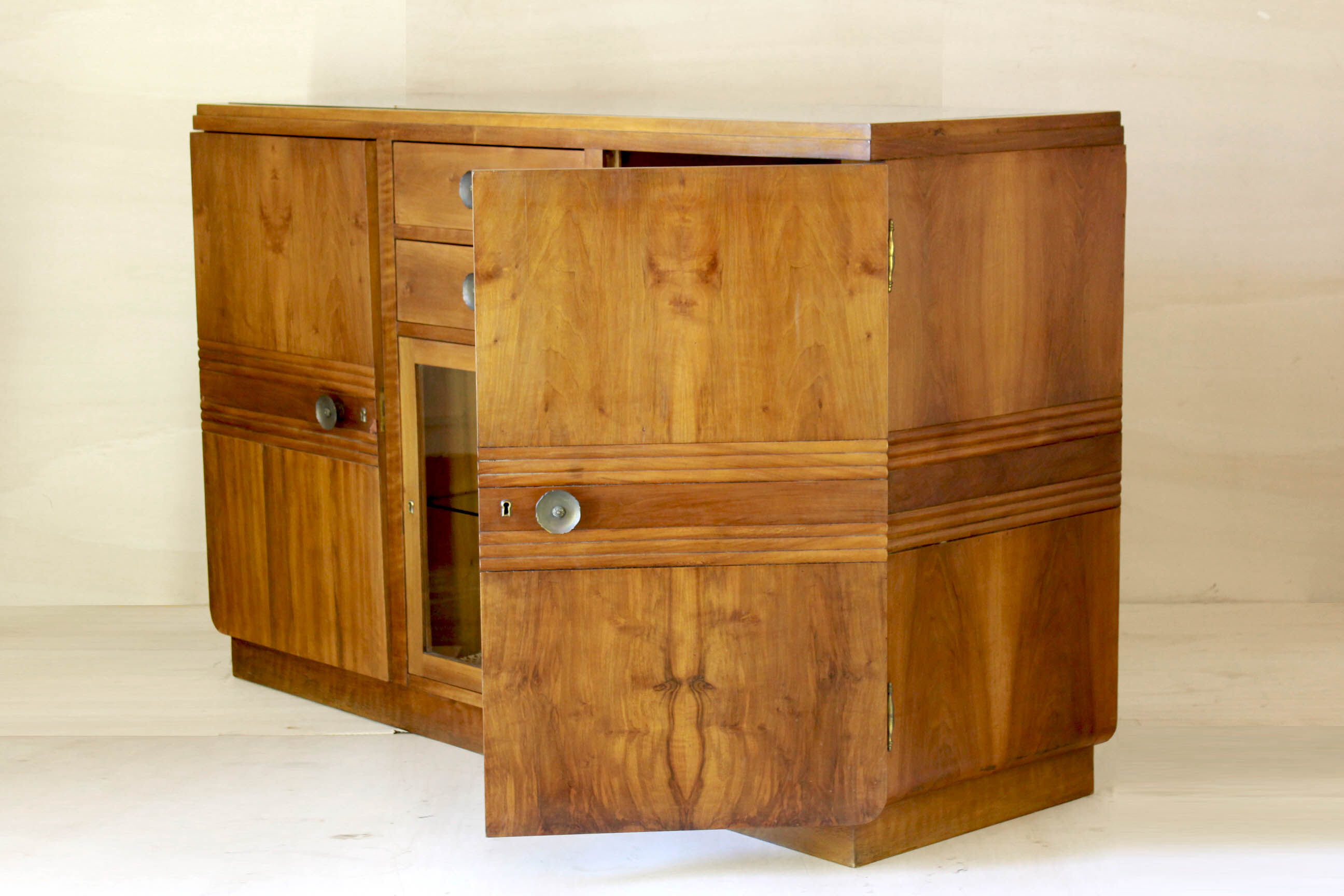1930s walnut credenza in art deco style