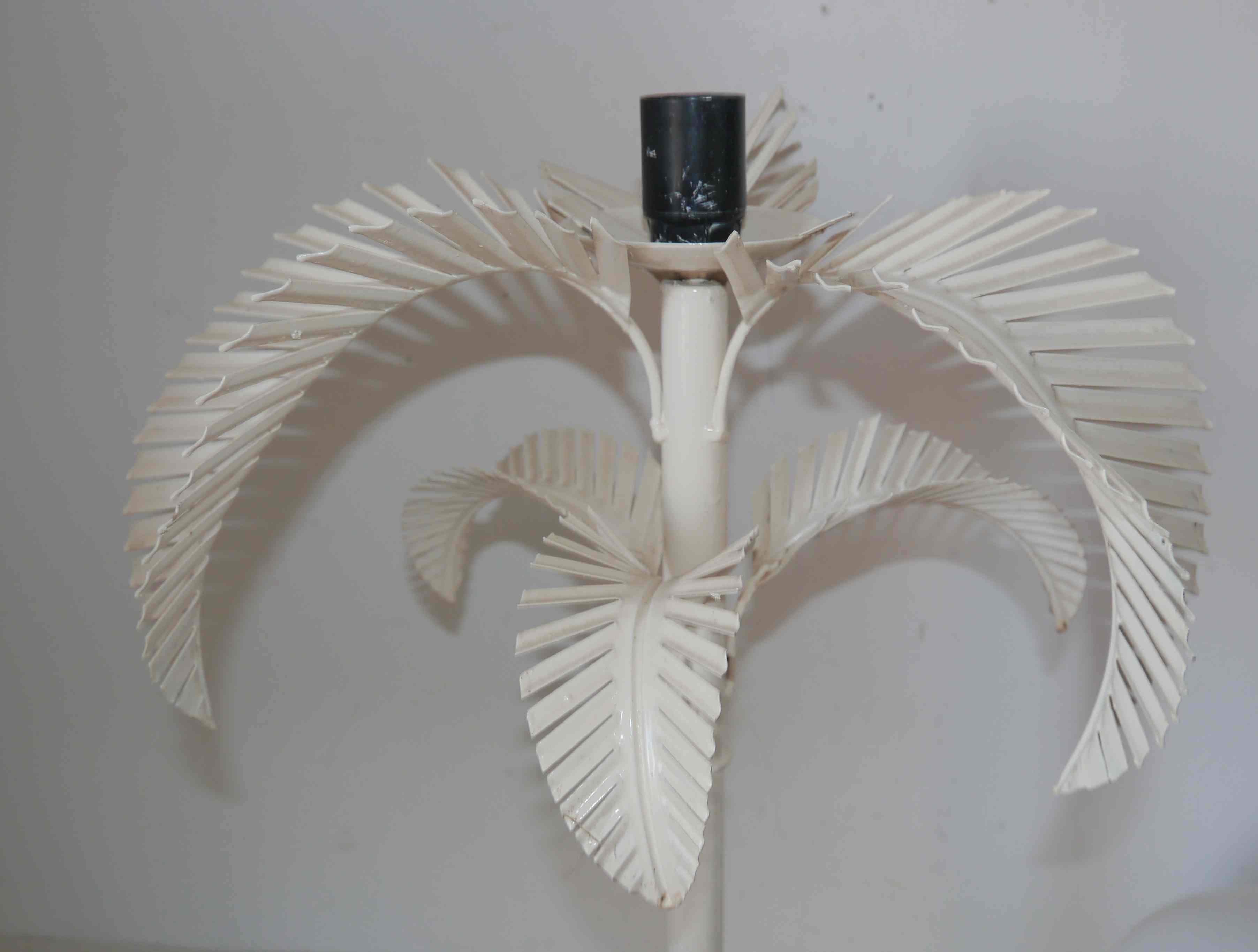 Lamp of the 70's "palm" in metal and opaline