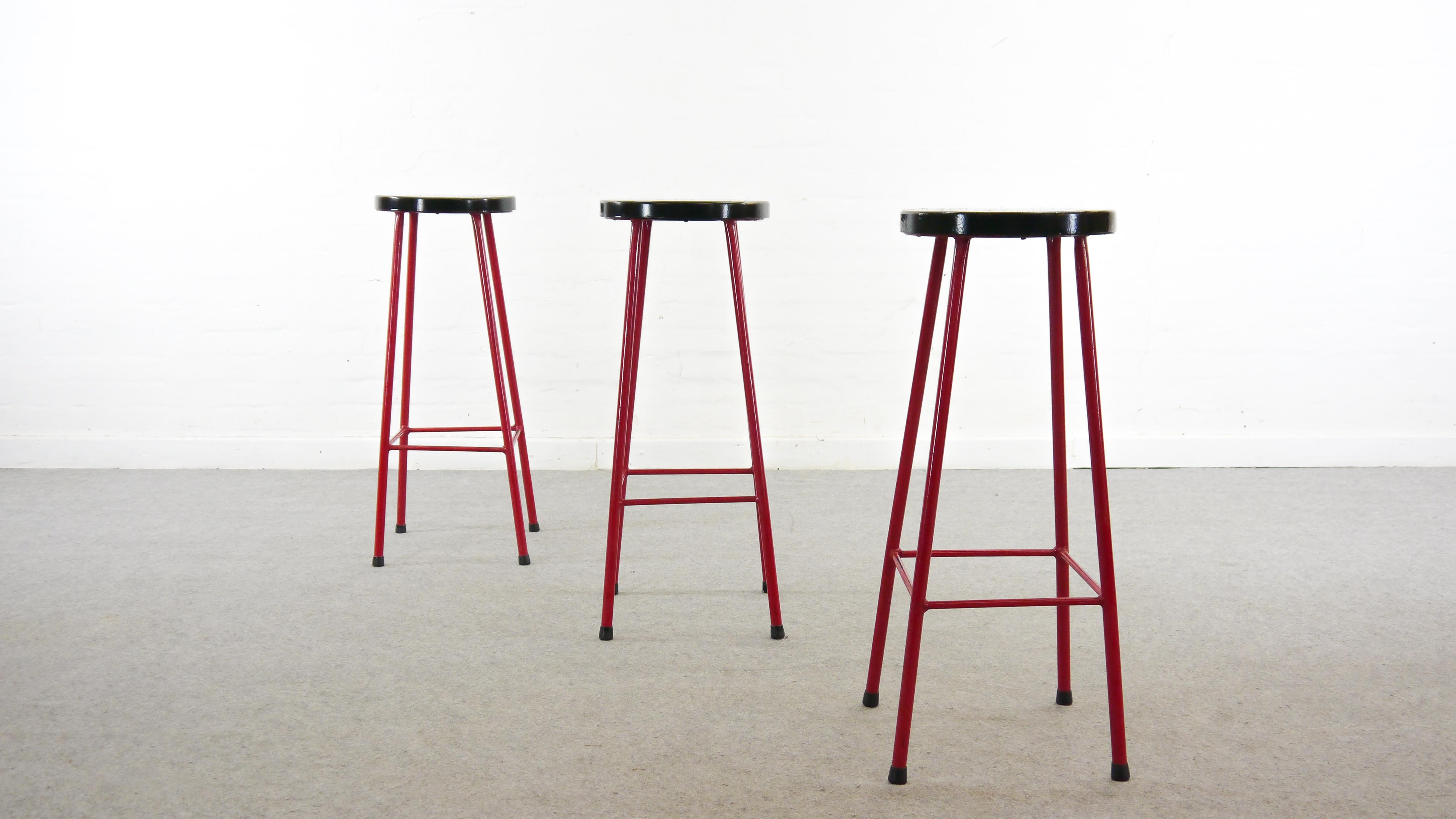 Midcentury set of 3 bar stools in red and black, 1960s-1970s