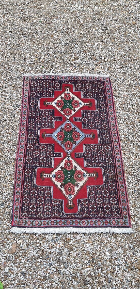 Hand knotted wool carpet 75x132cm