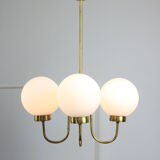 Lustre en laiton et verre opalin du milieu du siècle