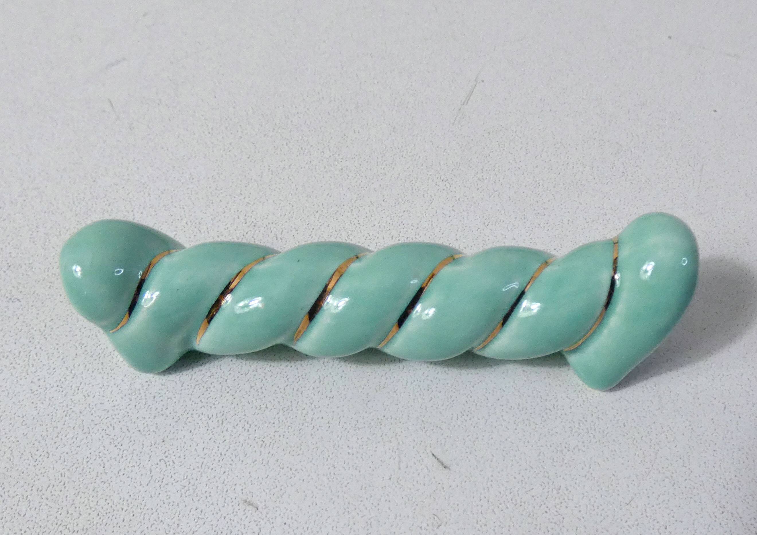 Saint Clement knife holder