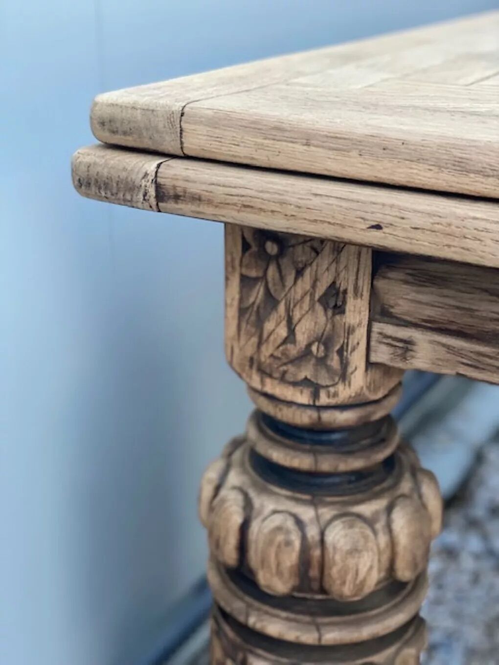 Extendable monastery table