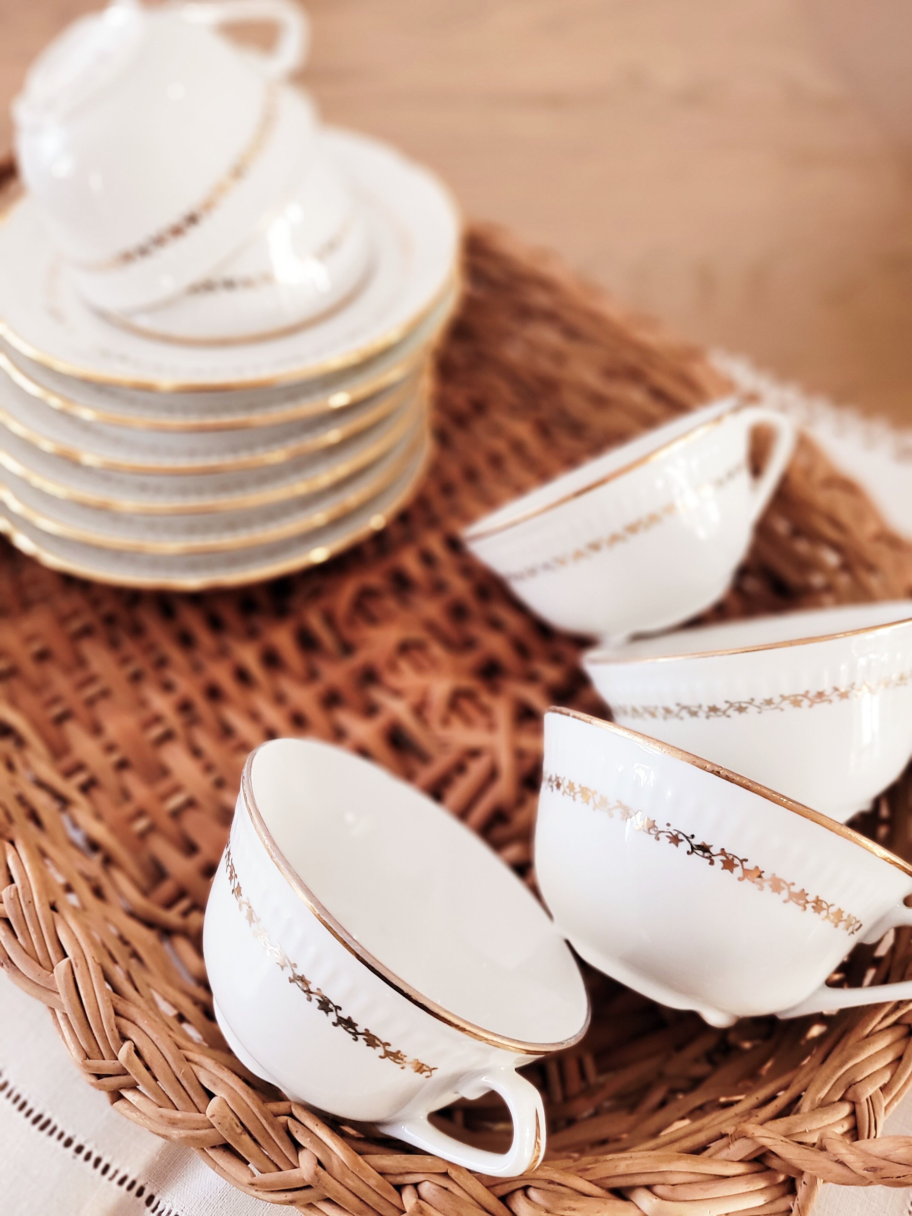 cups and saucers porcelain Vierzon