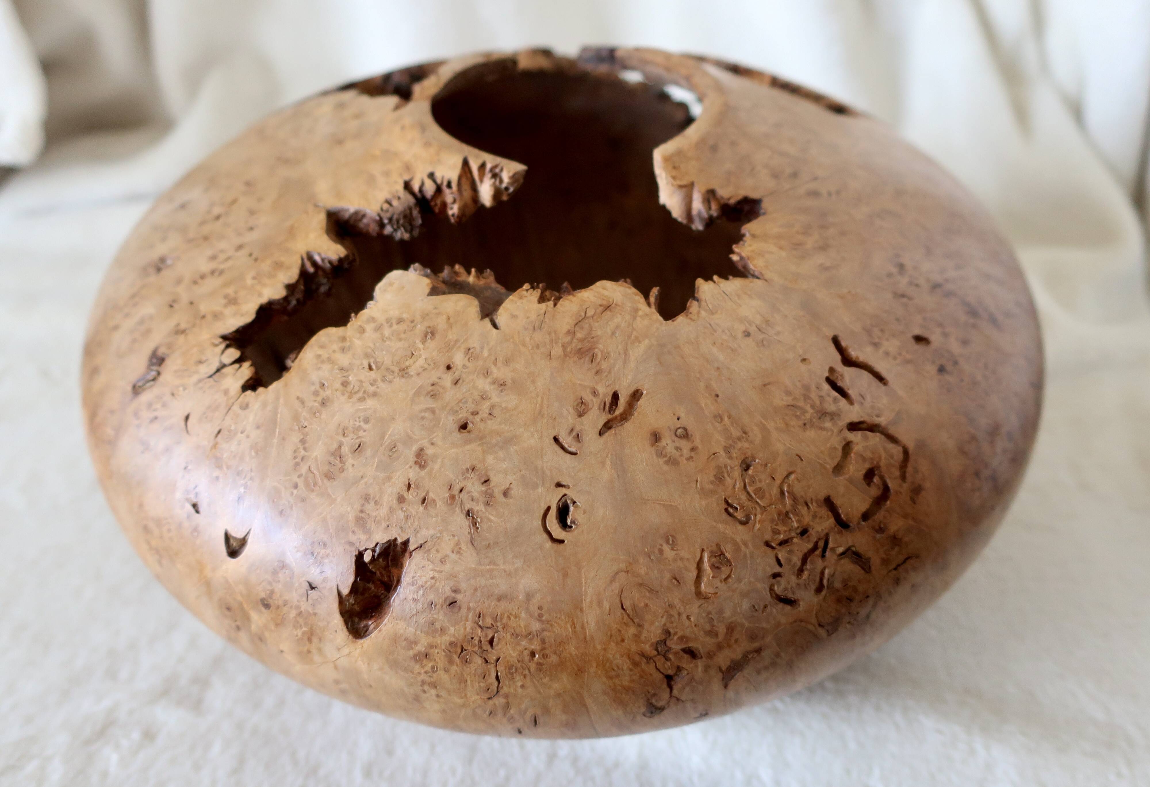 Mike Mahoney, Maple Burl Sculpture Vase, 28cm, Very Good Condition