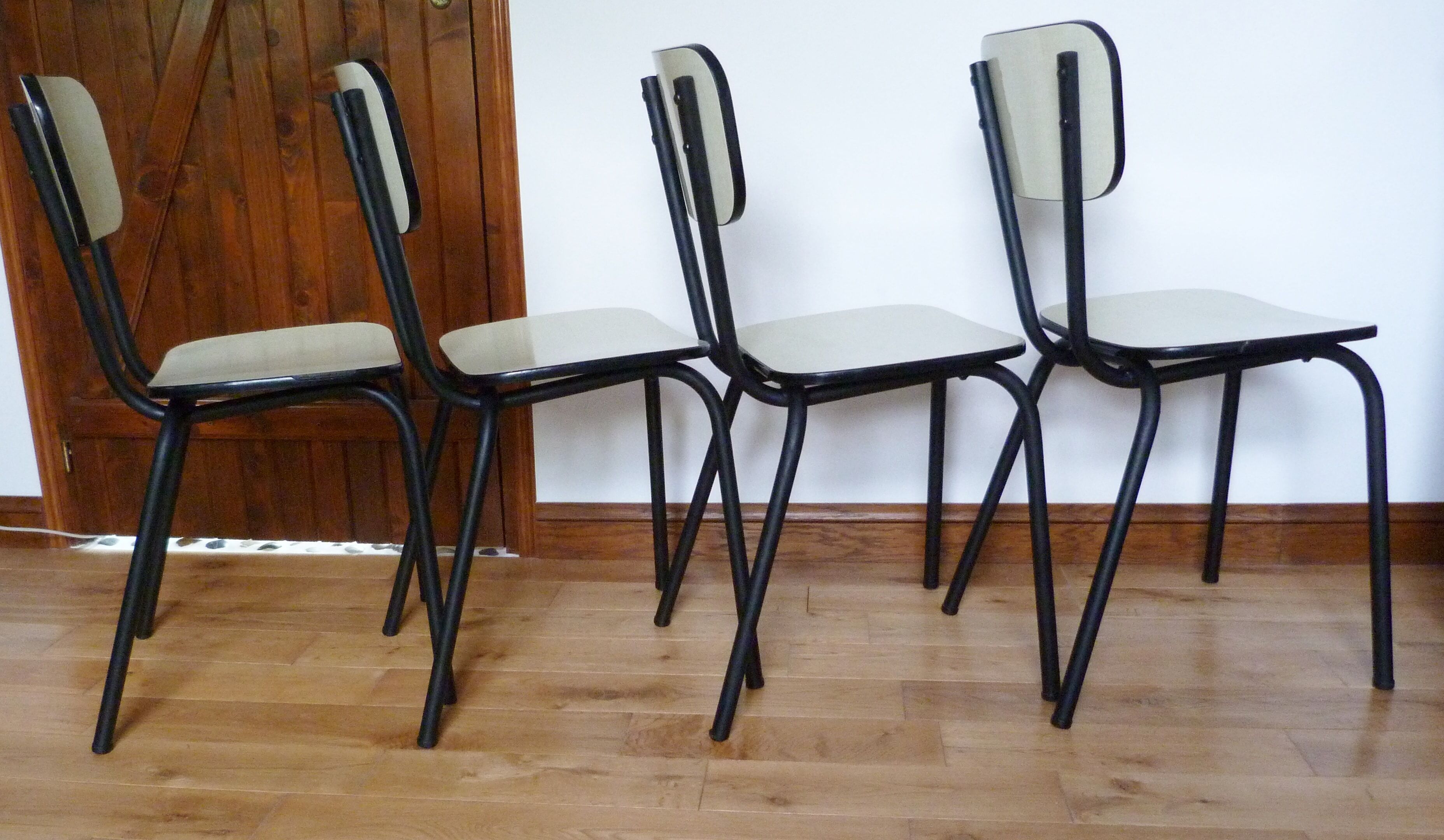 Suite de 4 chaises, années 60/70