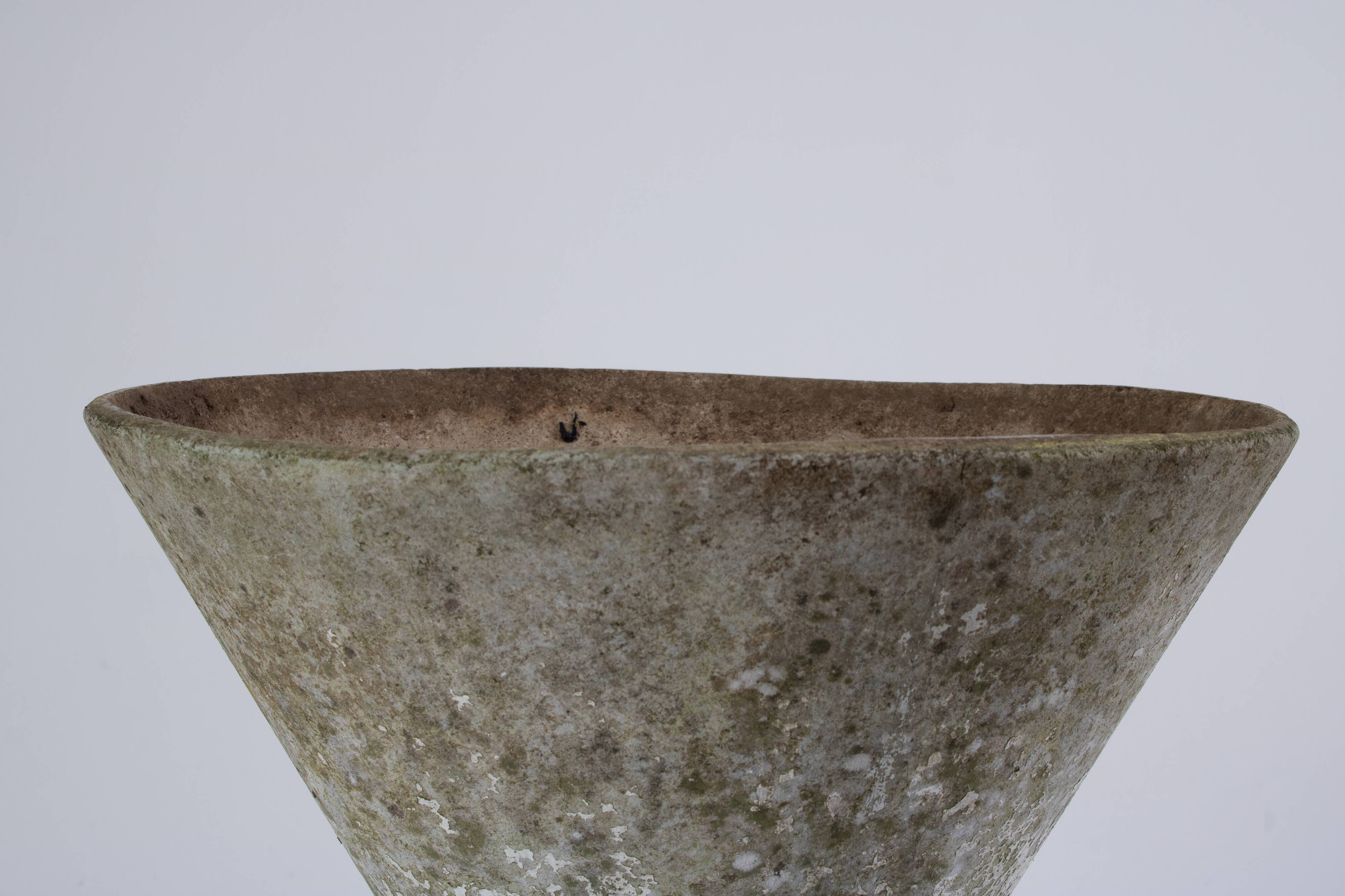 Diabolo Planter by Willy Guhl for Eternit – First edition – Switzerland, circa 1950