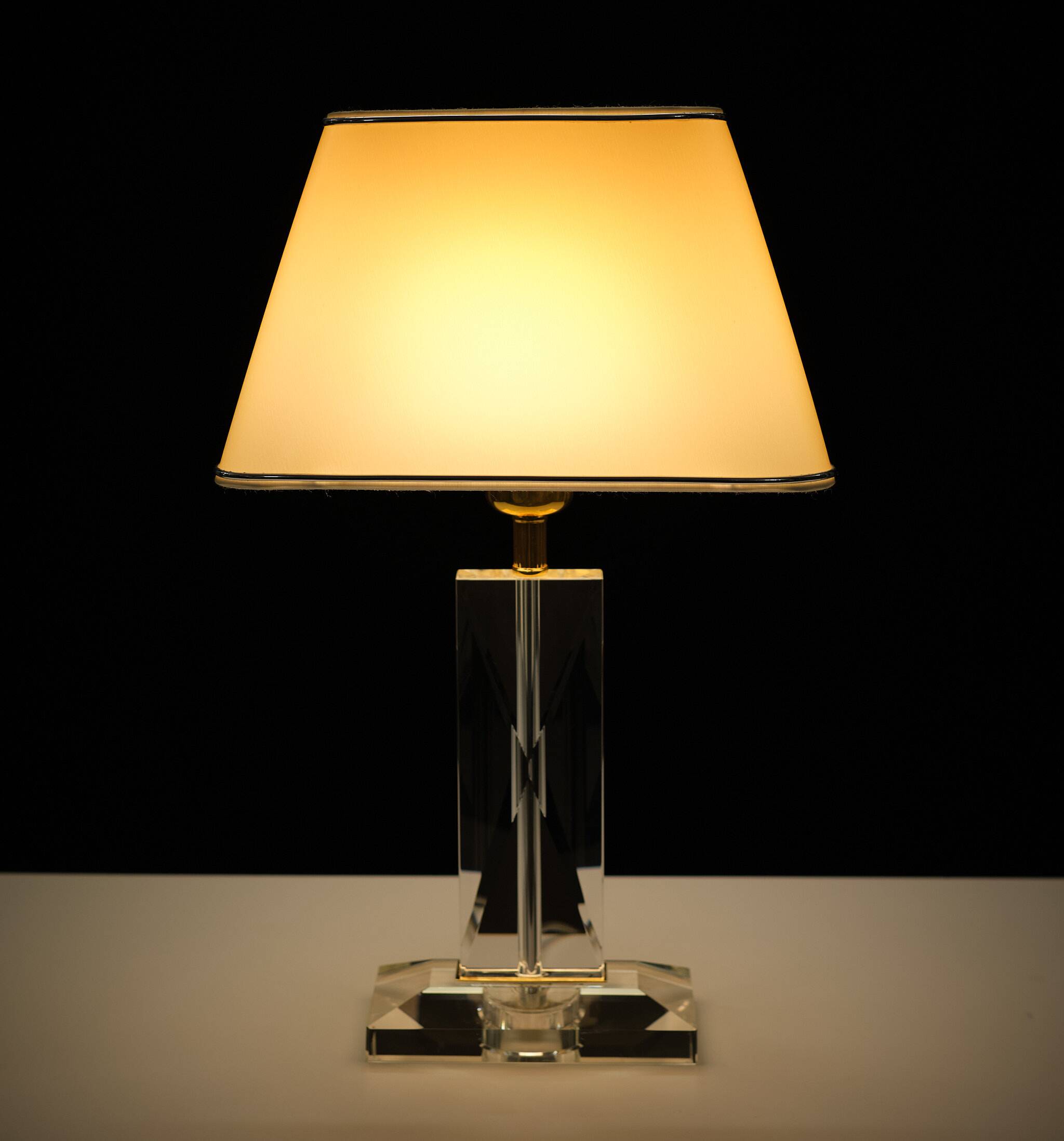 Lampe de table en cristal Hollywood Regency Allemagne années 1970