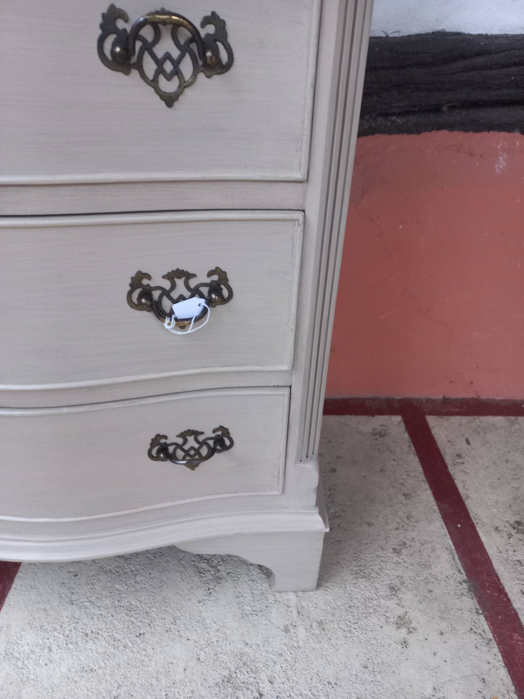 Petite commode anglaise patinée lin vieilli