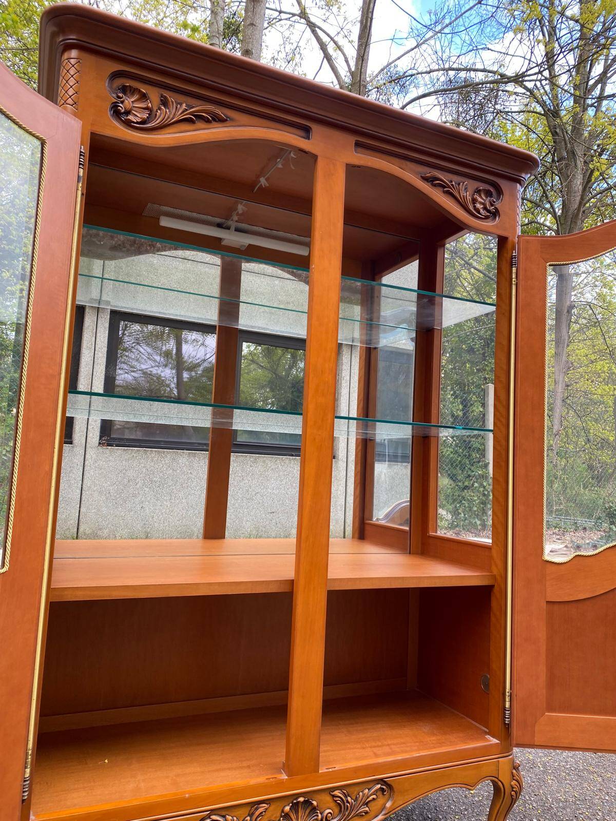Louis XV display cabinet in solid wood