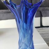 Large murano vase in blown art glass, cobalt blue. star shape. dim 30 x 22 cm