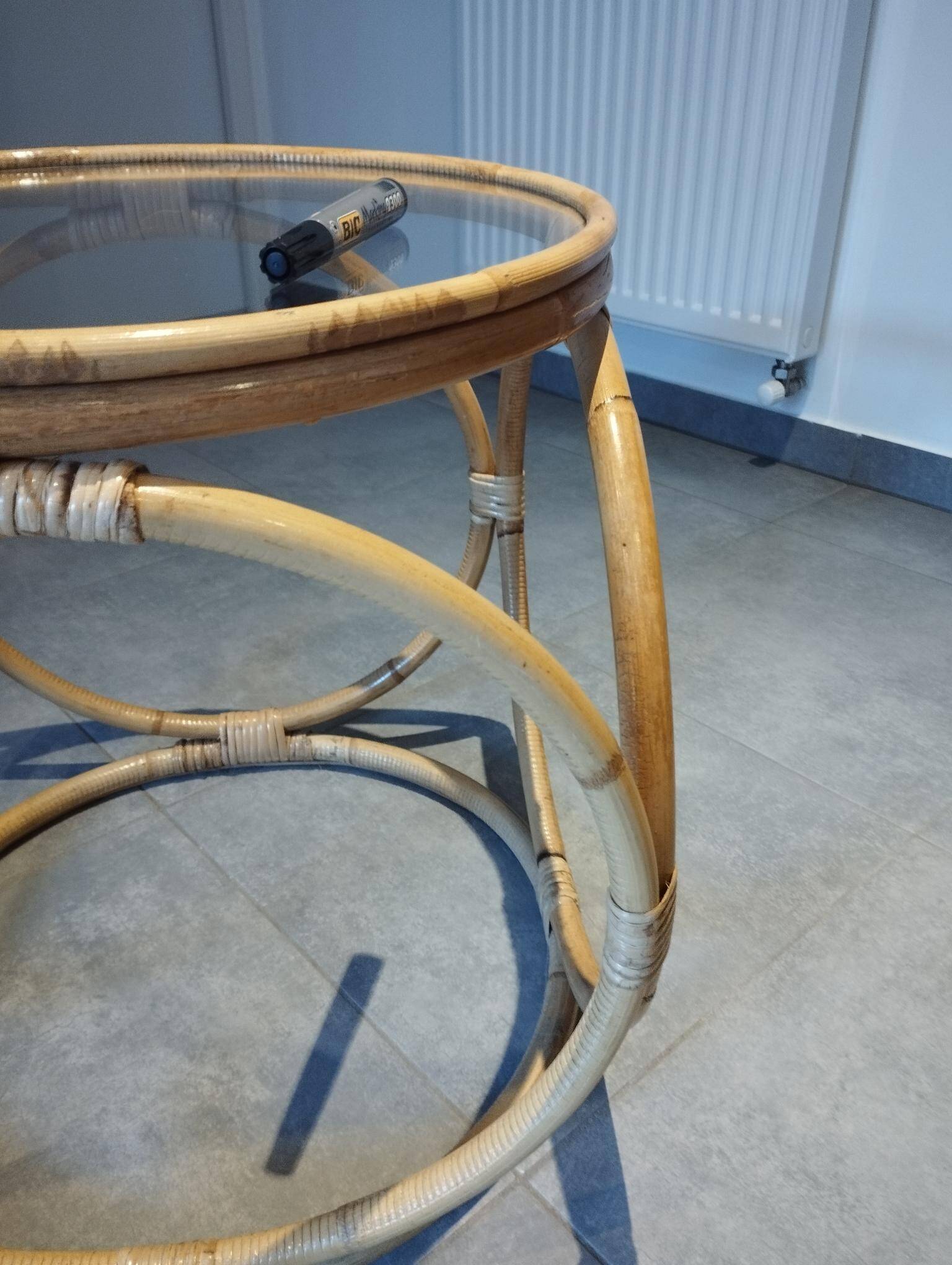 Table basse en rotin, bambou et verre, Design Space Age Vintage