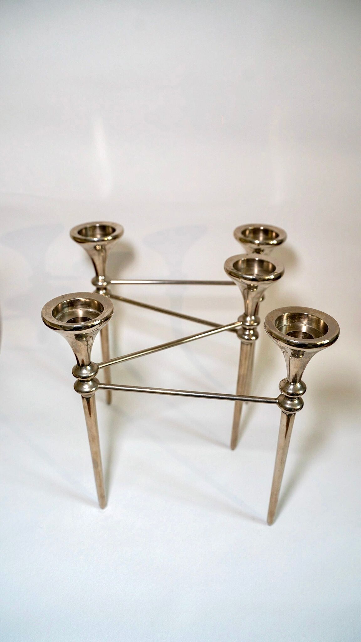 Vintage chandelier with 5 articulated arms in silver chromed steel, French design 70s.