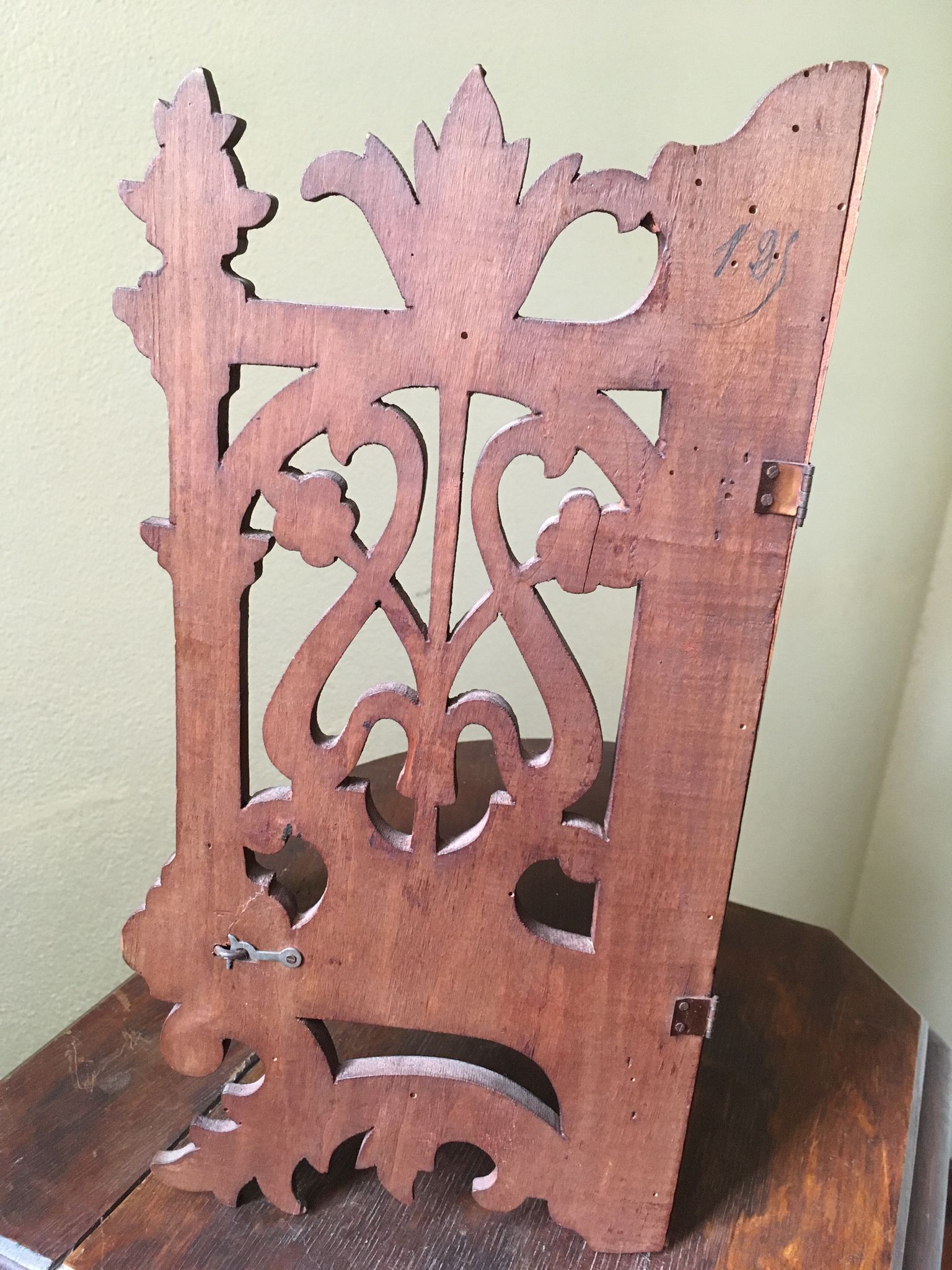Étagère d'angle en bois massif chantourné pliable art nouveau