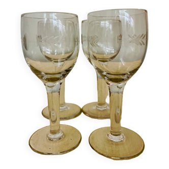 Set of 4 vintage wine or liquor glasses