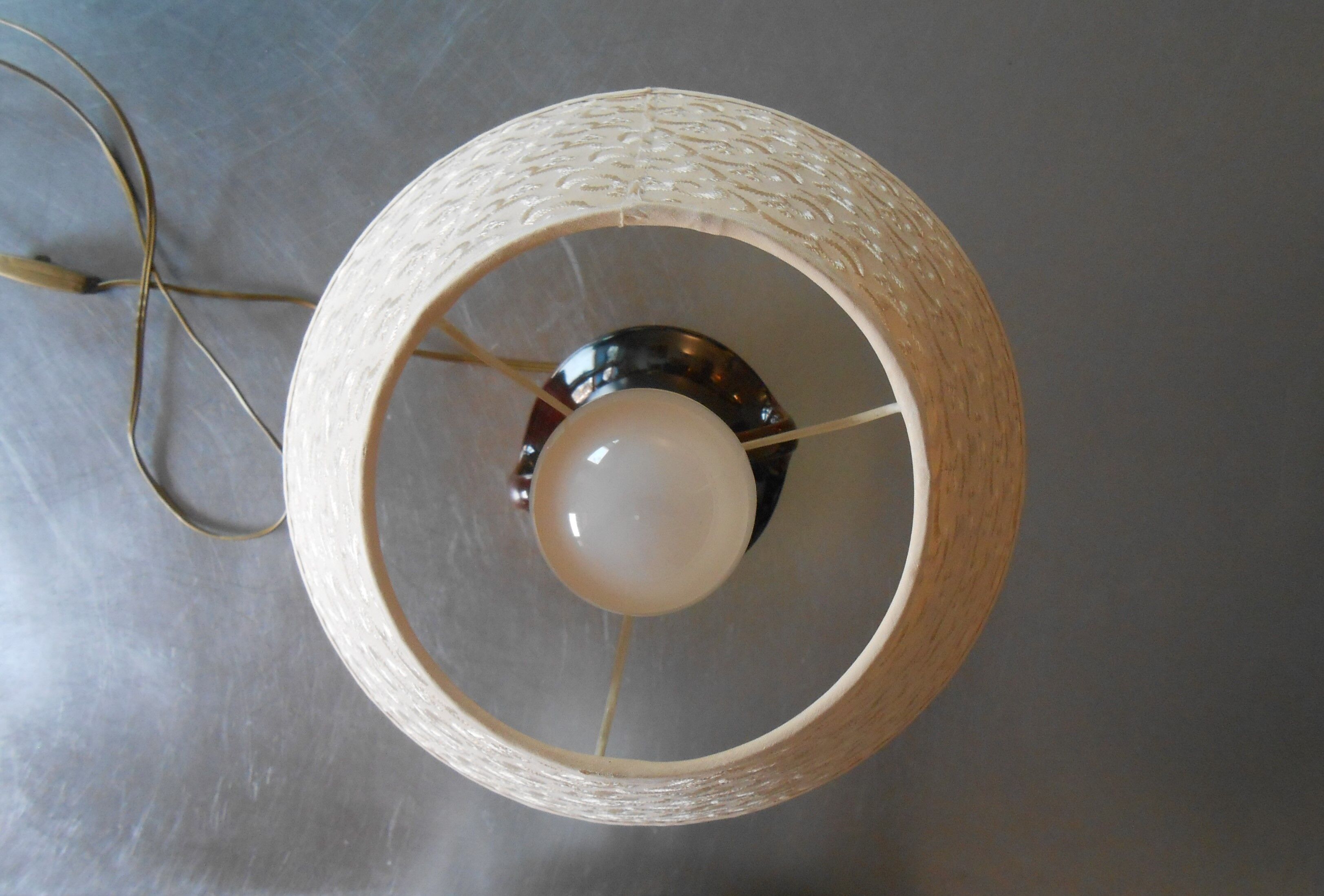 Ceramic body lamp with handles