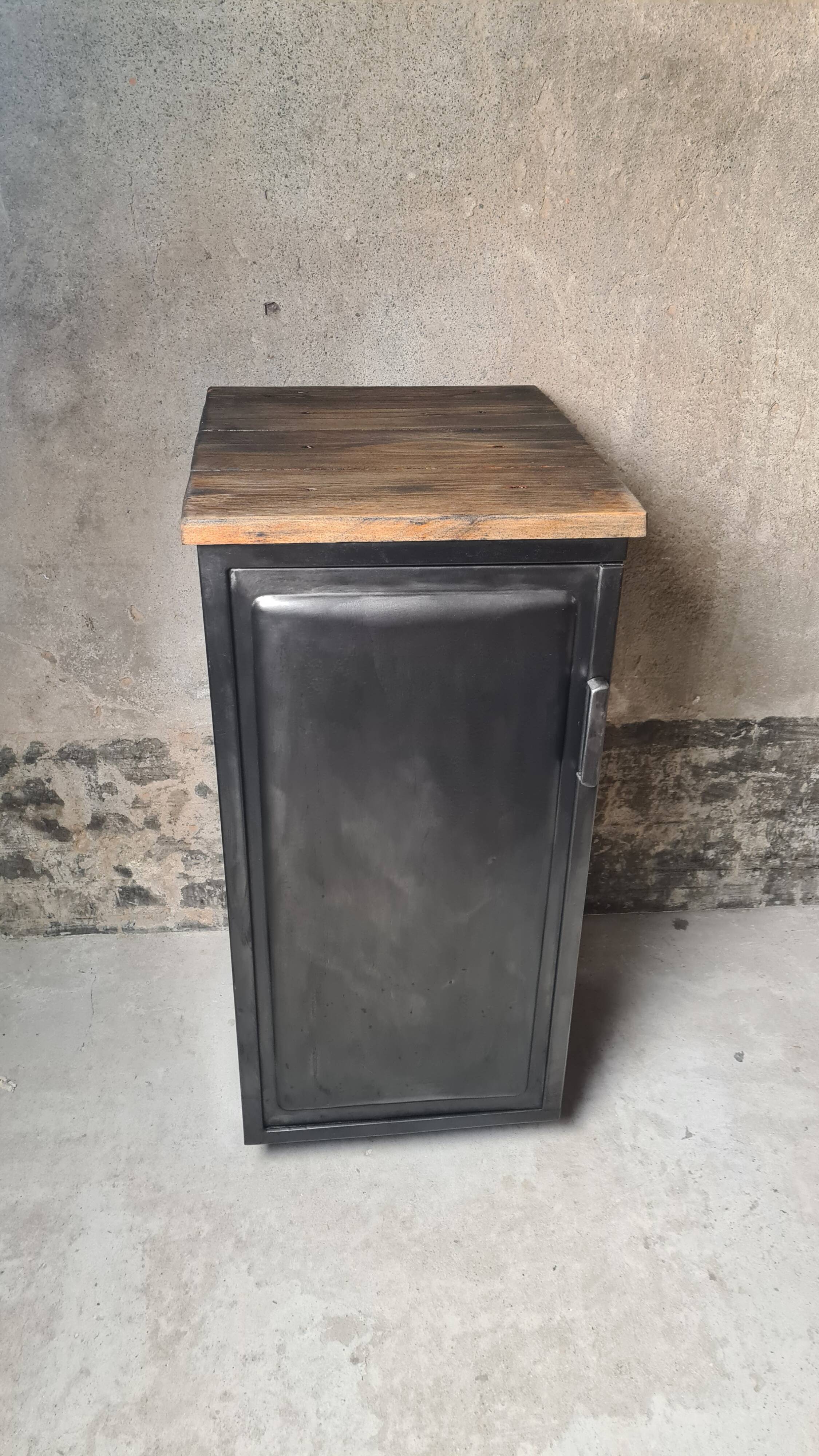 Industrial cabinet