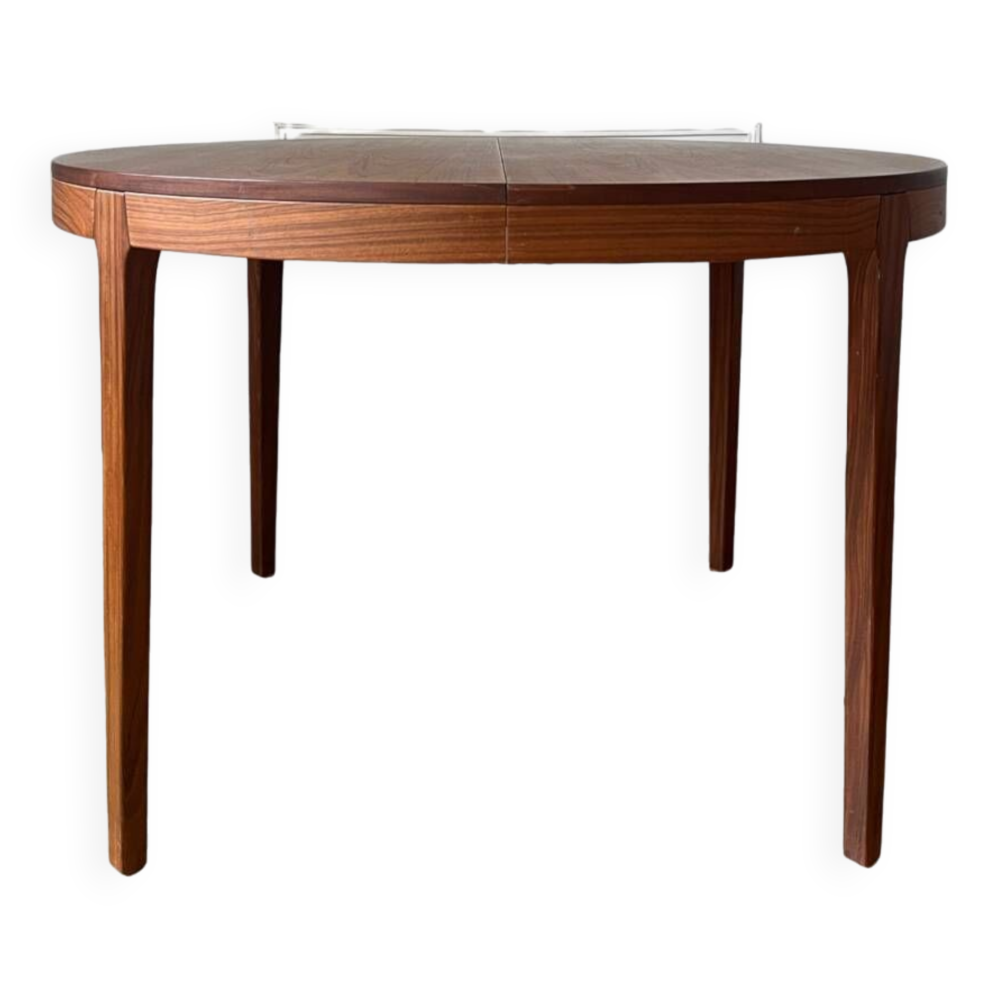Round extendable rosewood table from the 70s