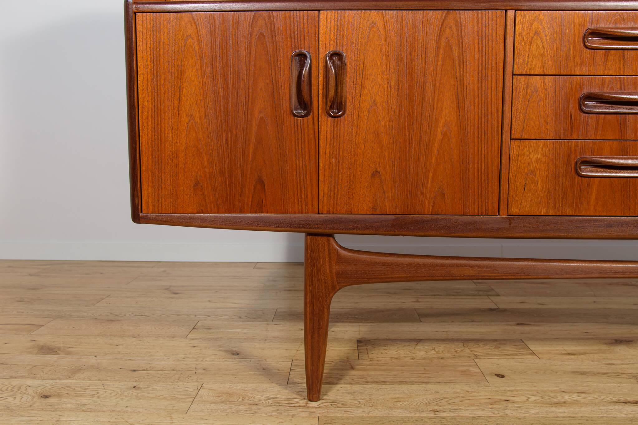 Mid-century model Fresco sideboard in teak by Victor Wilkins for G-Plan, United Kingdom, 1960s