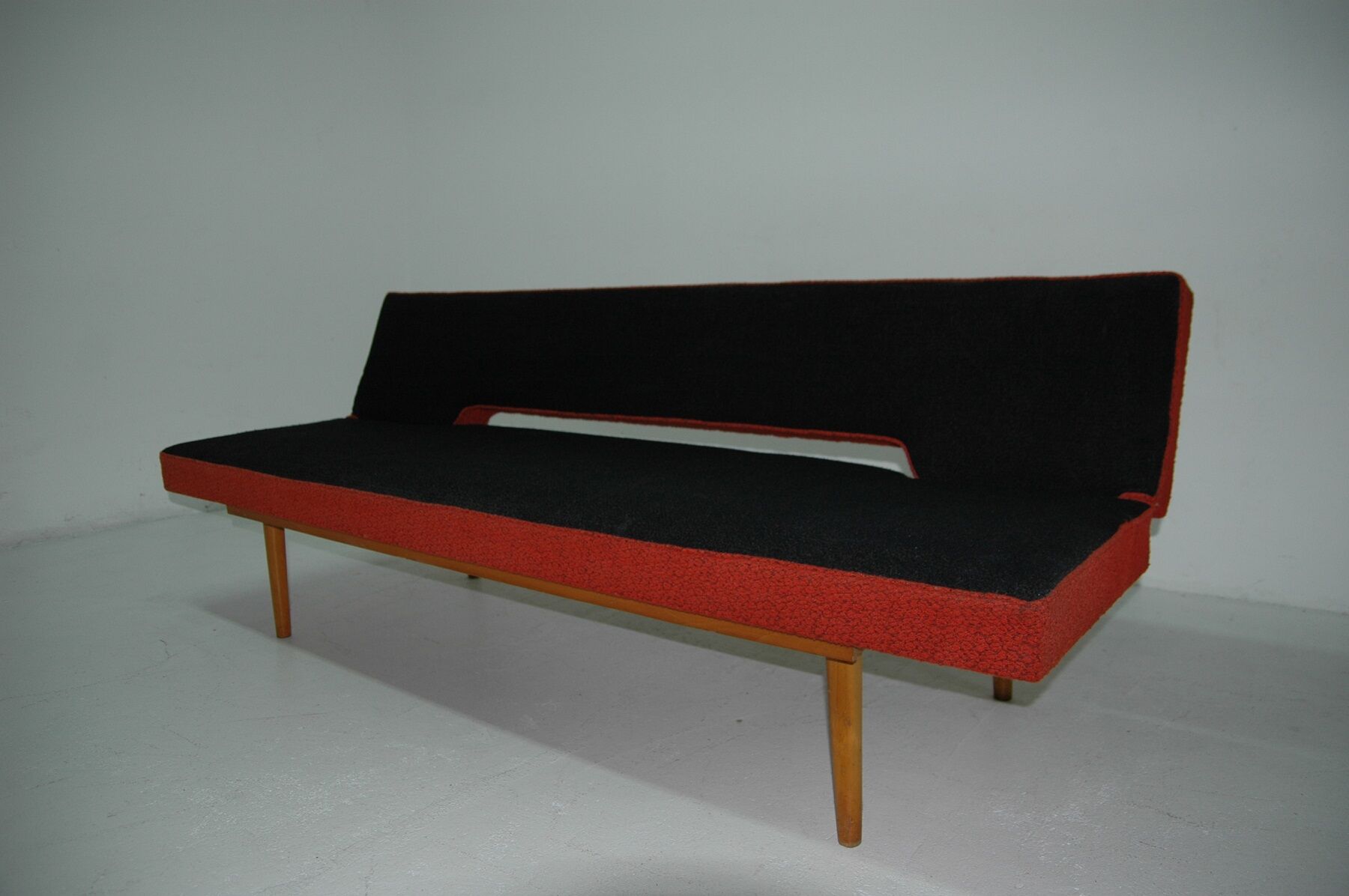 Sofa by Miroslav Navrátil, 1960s, Czechoslovakia