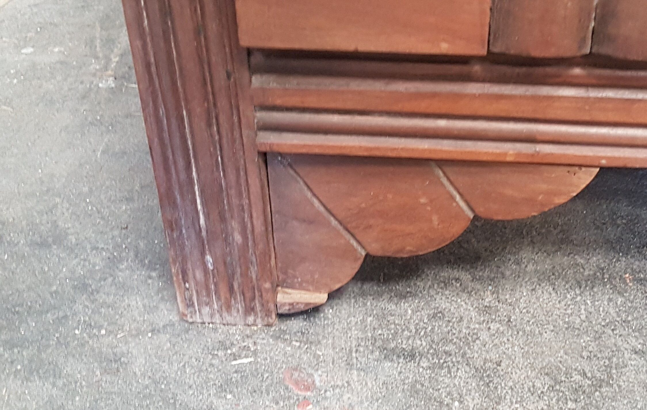 Vintage 1950s dresser