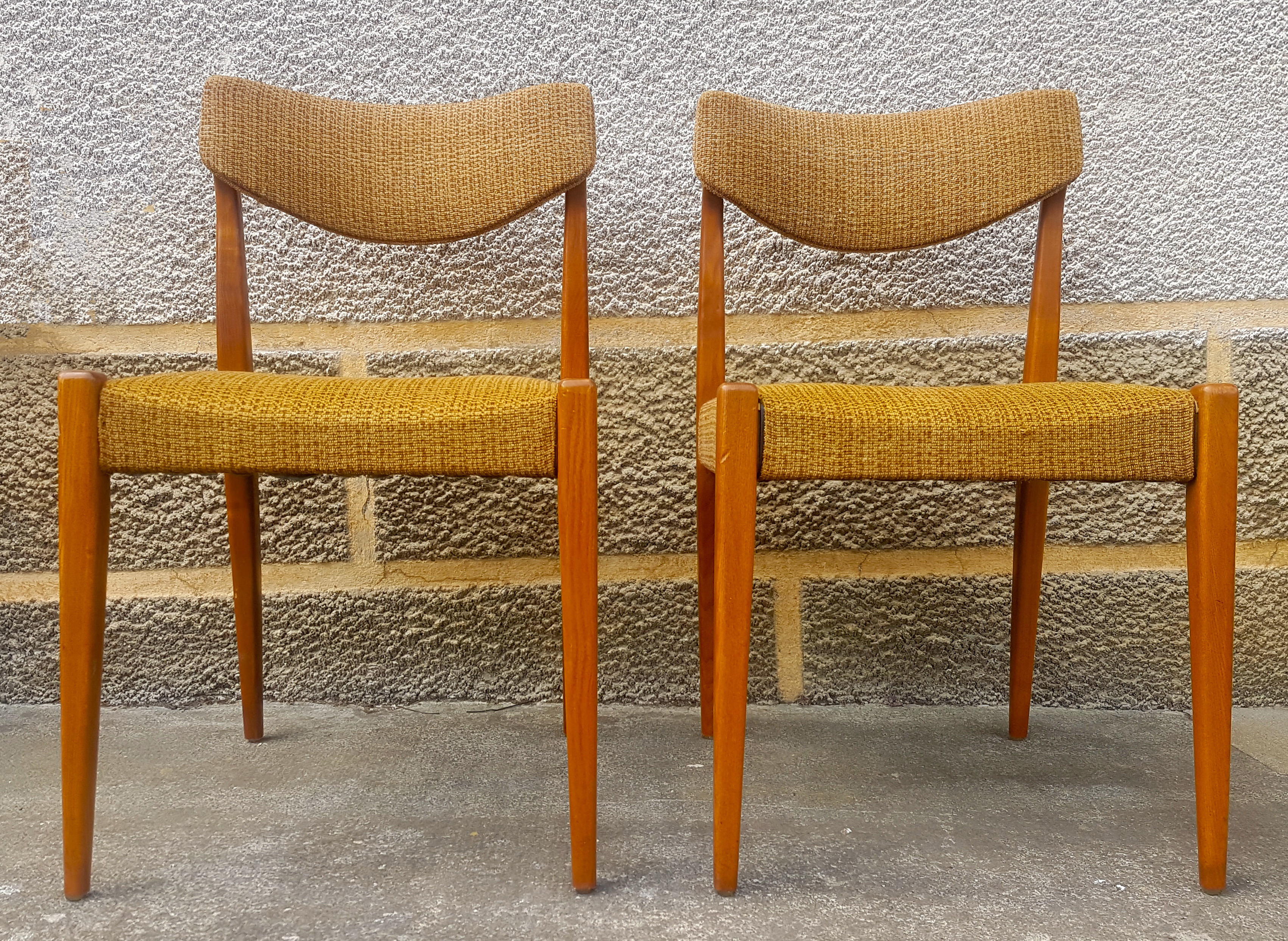 Pair of chairs mustard color, 60s/70s