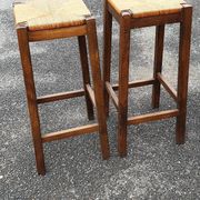 2 tabourets de bar en bois et paille