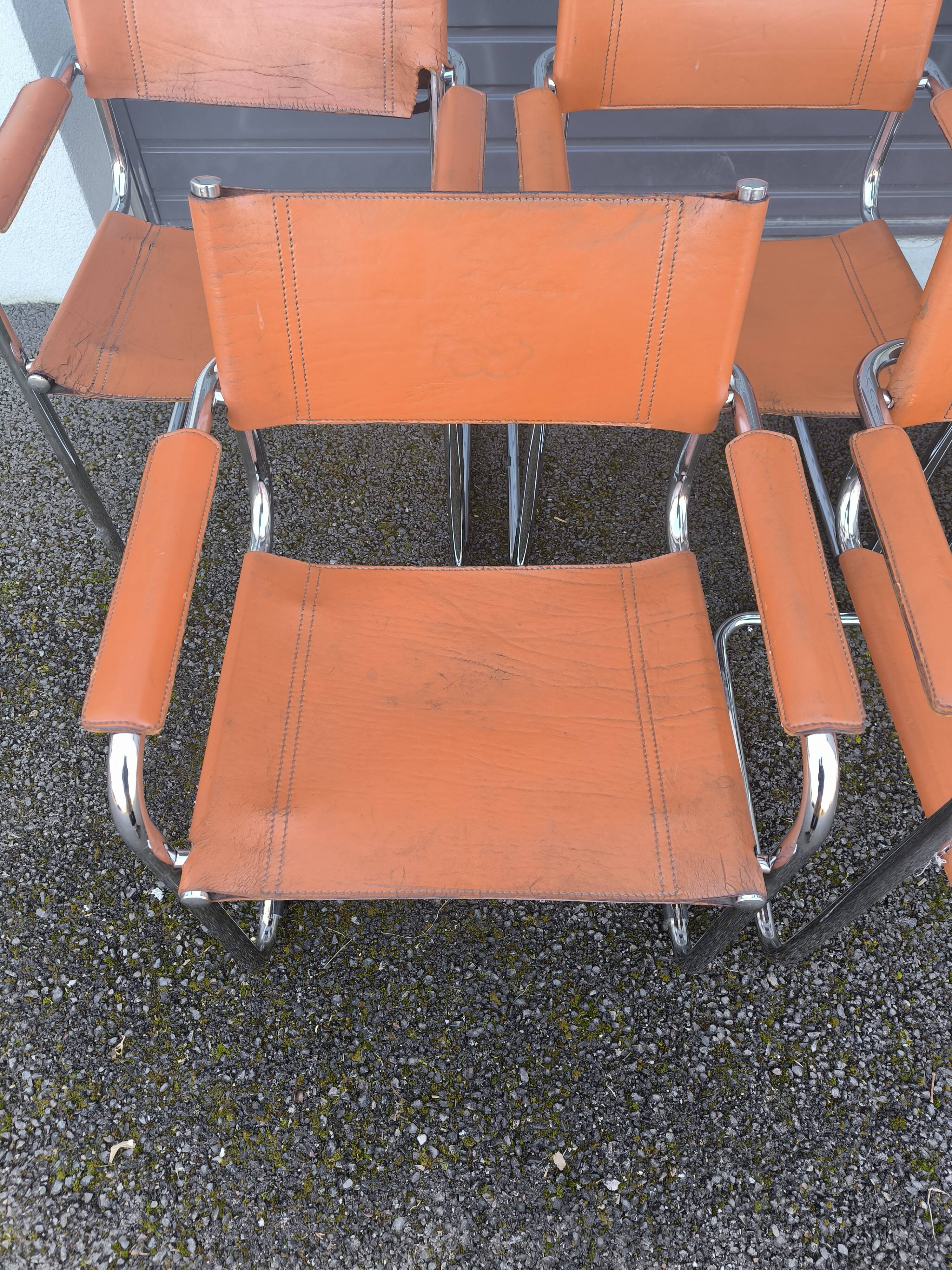 Cantilever chairs in the style of Matteo Grassi