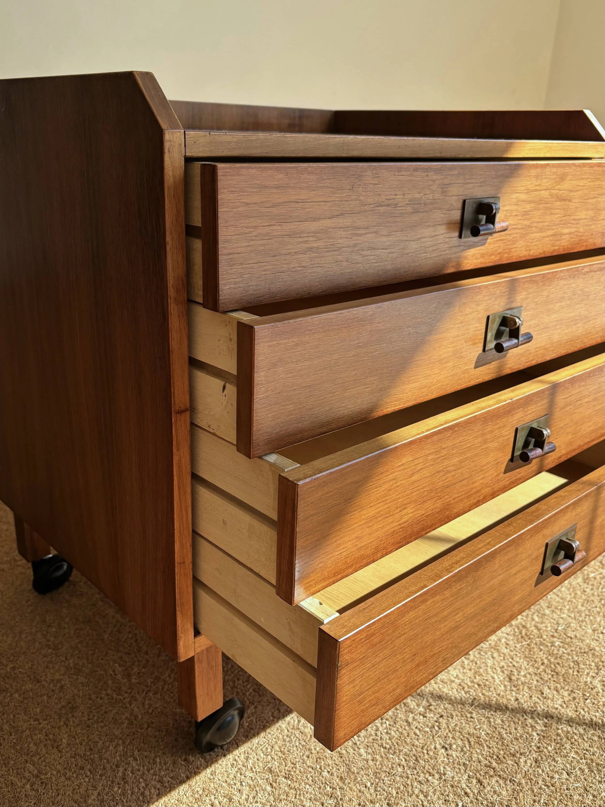 Commode CM24 par Franco Albini