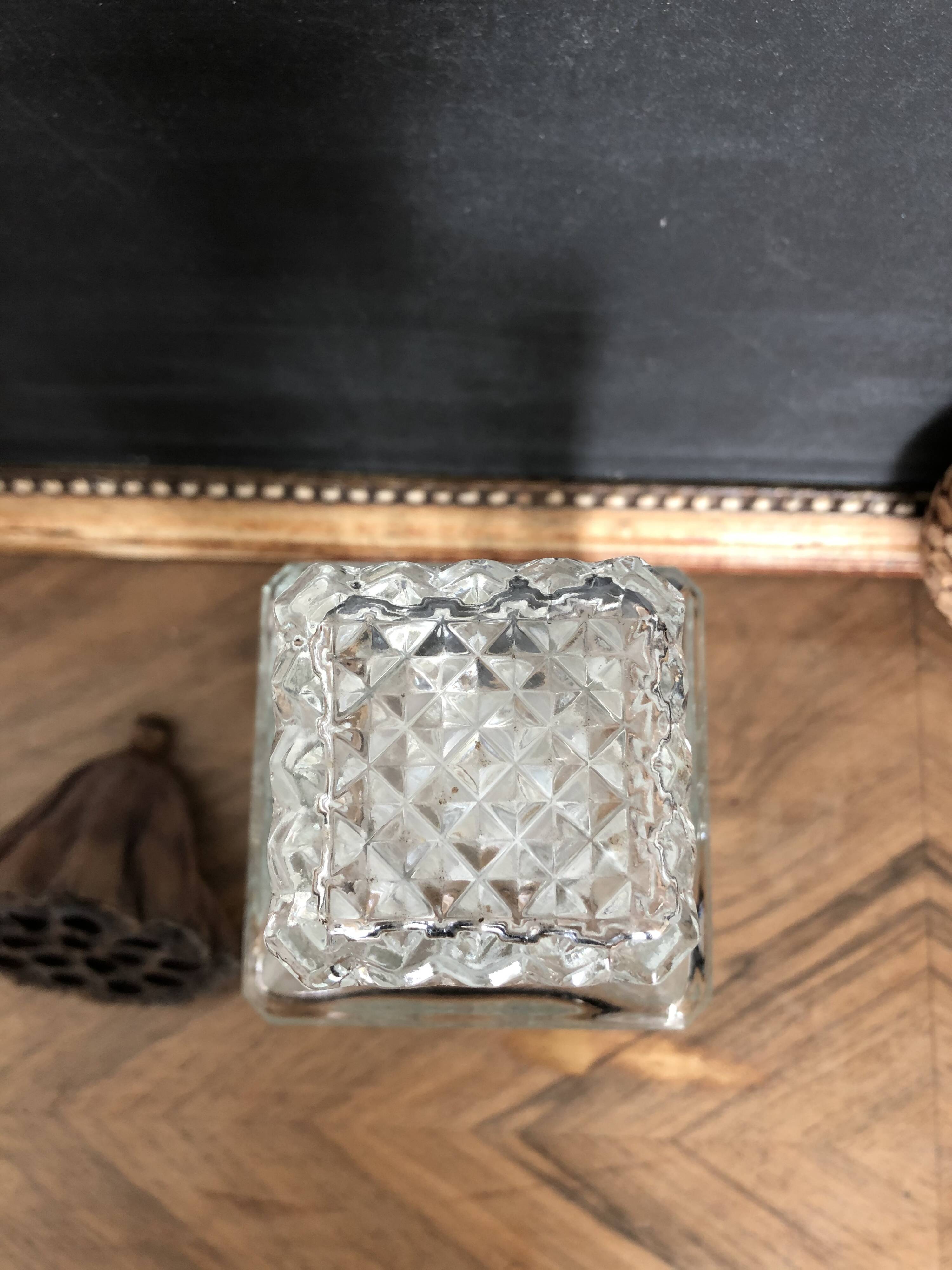 Whiskey decanter