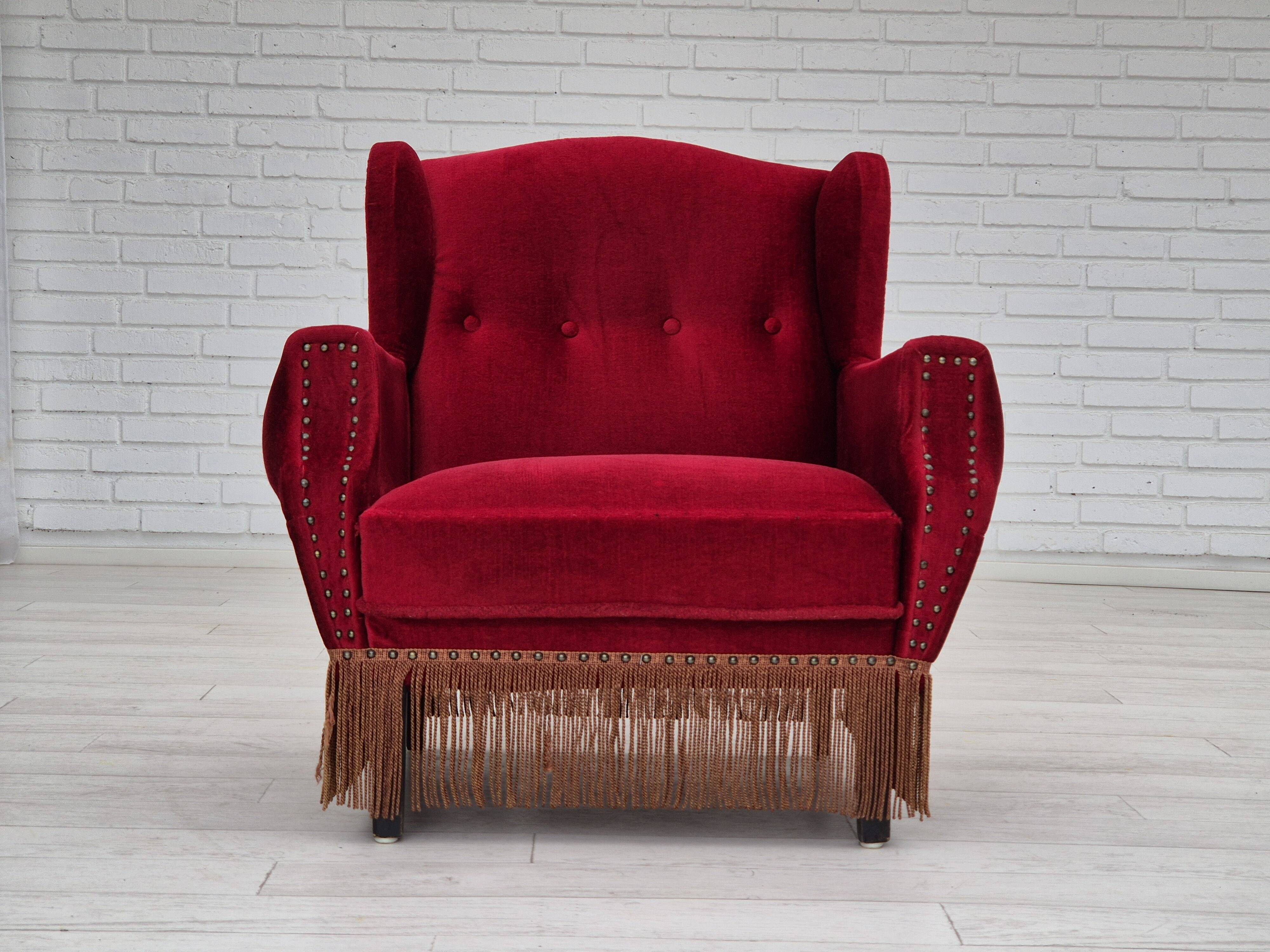 Fauteuil danois, originale, meuble en velours, pieds en bois de chêne